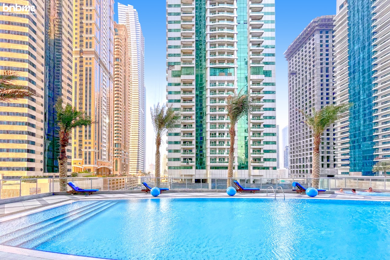 Property Image 1 - Experience Luxurious Sky High Marina Living