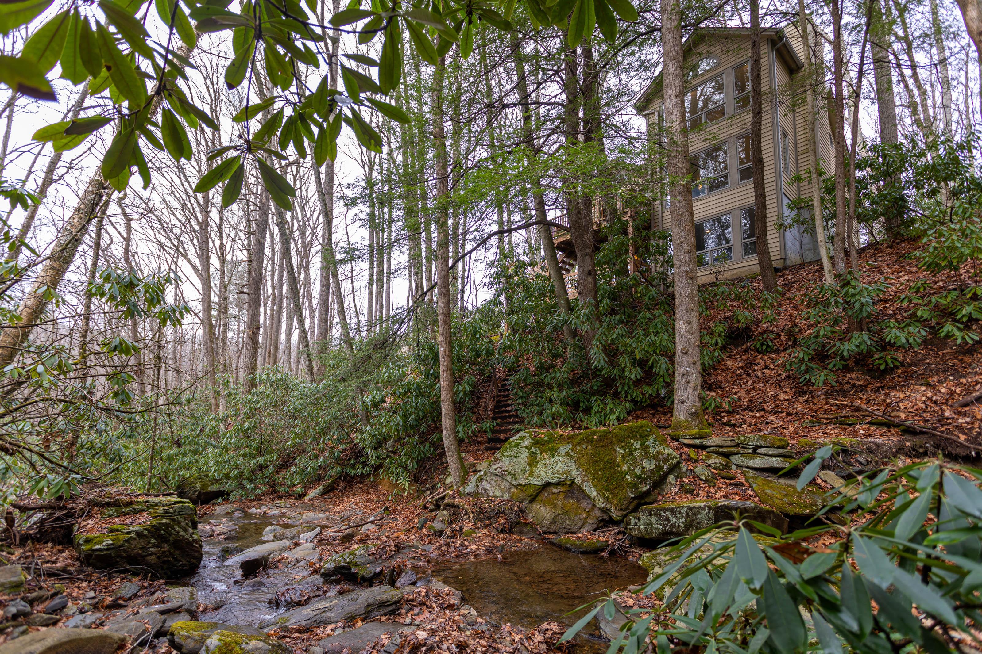 Property Image 2 - Crooked Creek Inn at Yonahlossee