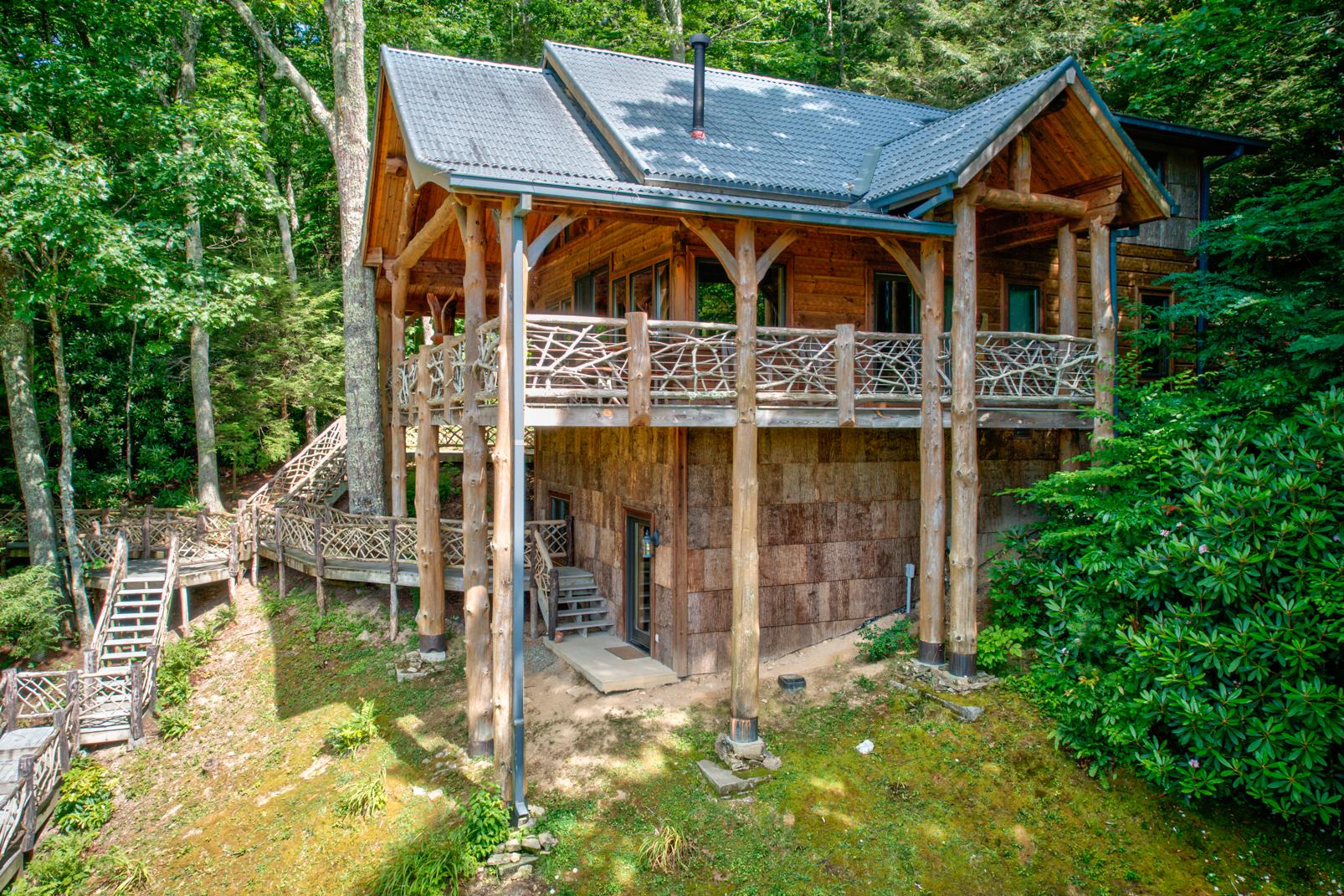 The Treehouse at Fiddlehead Home Rental in Banner Elk