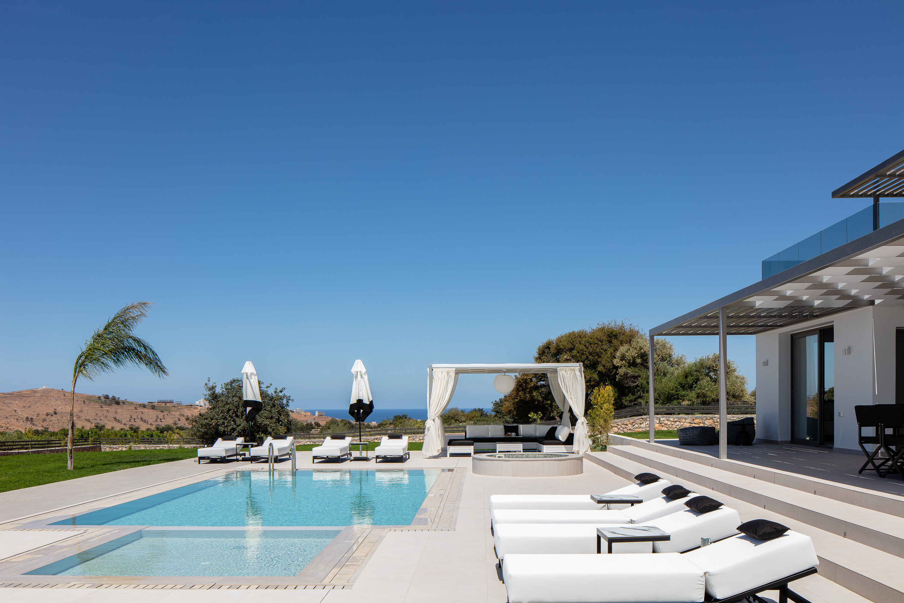 Property Image 2 - An Iconic Retreat, with Private Pool & Spa Whirlpool & Mini Soccer