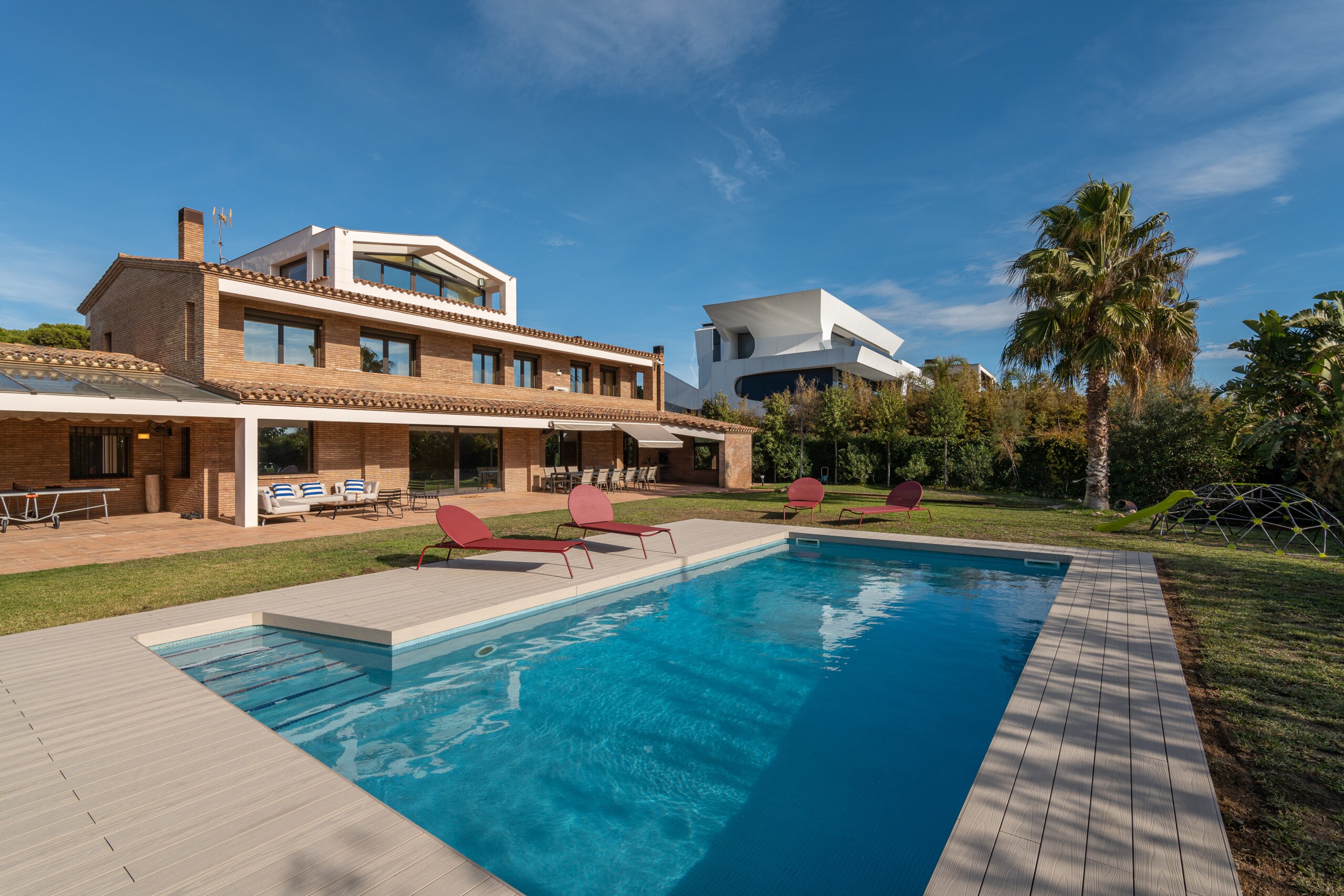 Property Image 1 - Fabulous Capacious Villa with Pool on Gava Beach