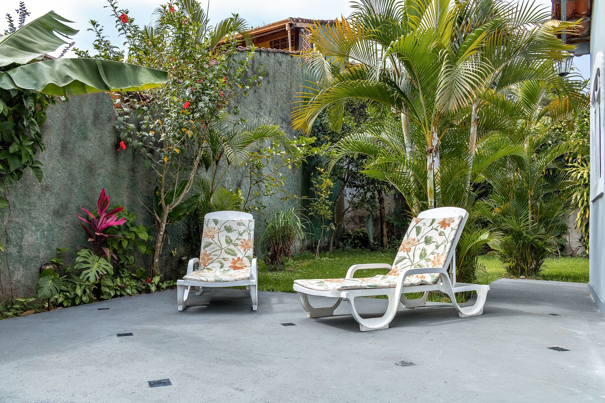 Property Image 2 - House with barbecue and garden near the beach