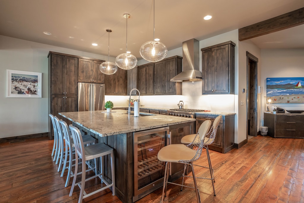 Have your morning coffee at the breakfast bar | Main Level