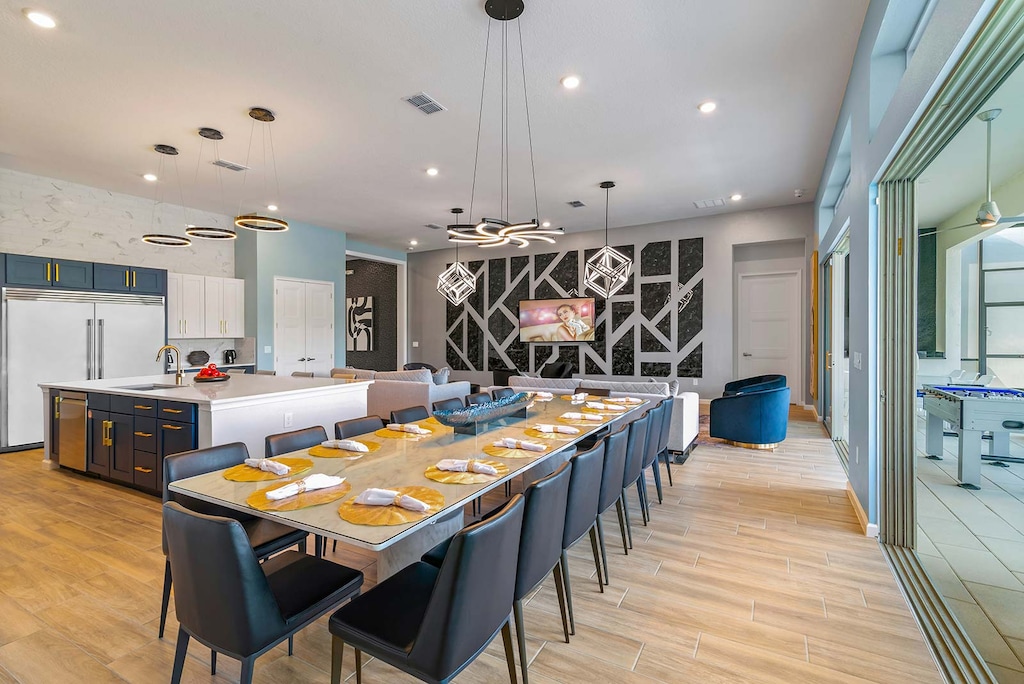 Dining Room *Highlight*