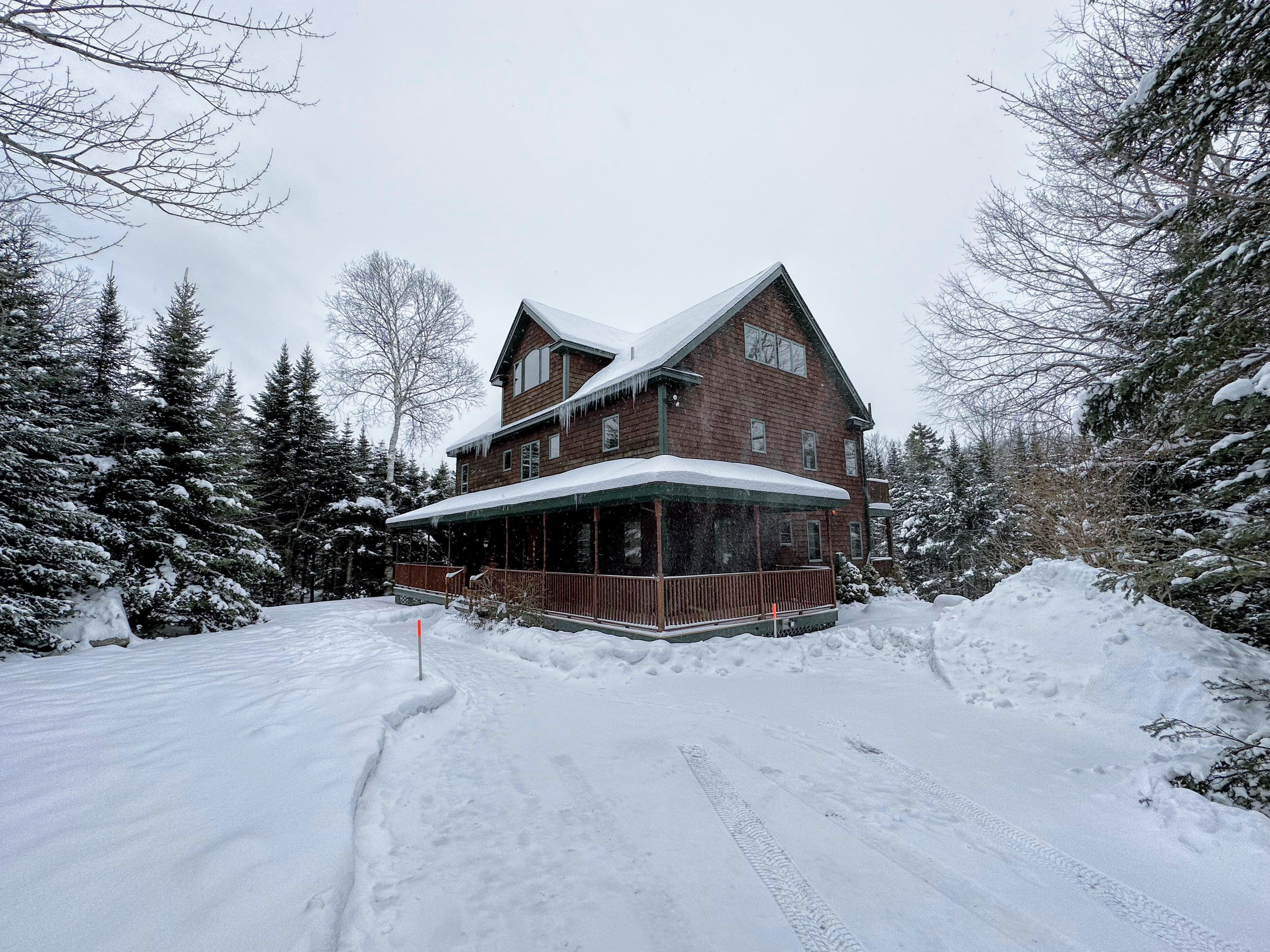 Property Image 2 - NEW! Spacious single family home, ski views, pool, ping-pong, privacy, steps to Mt Wash Hotel