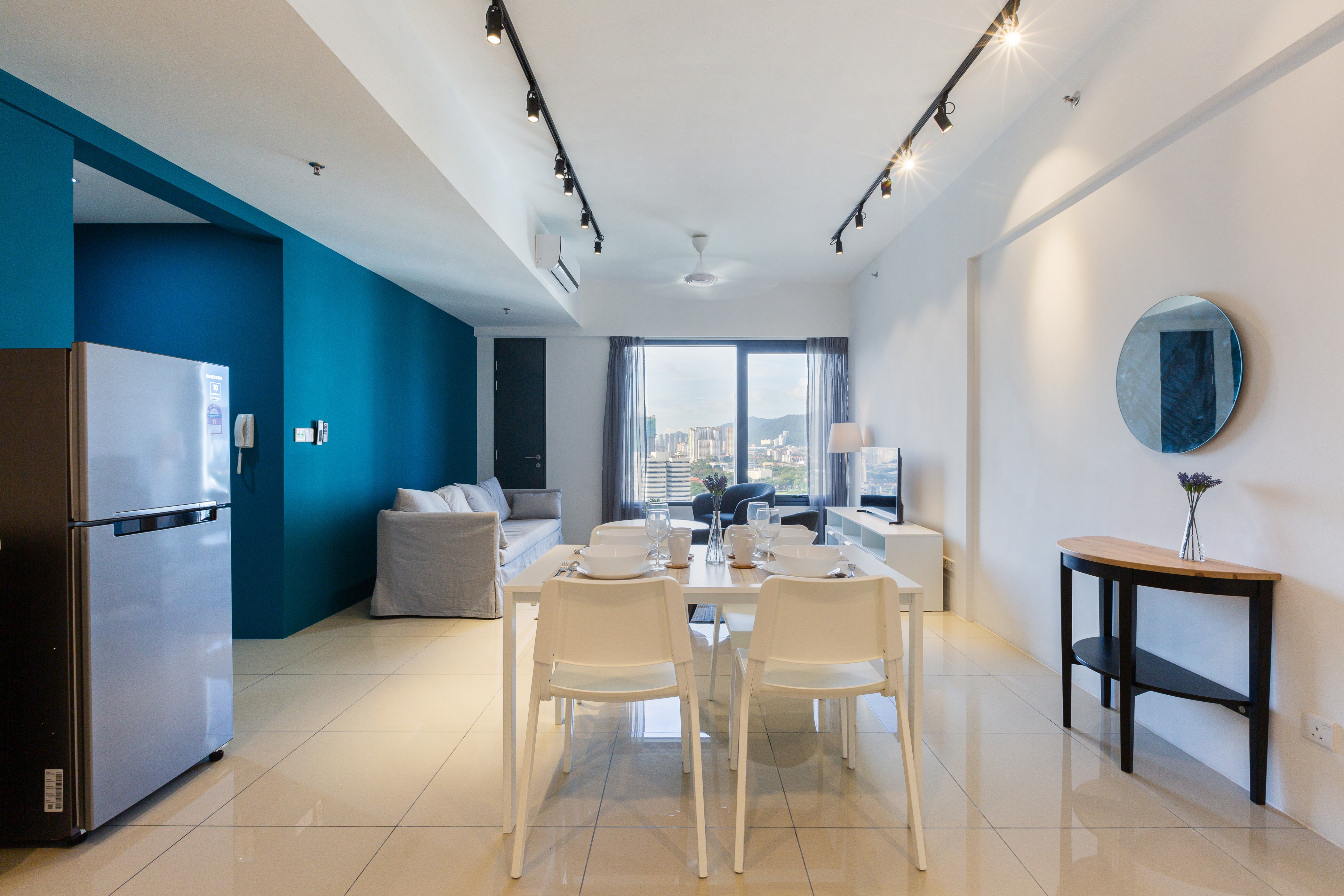 Property Image 2 - Bright, Stylish 2 Bedroom Apartment with City View  