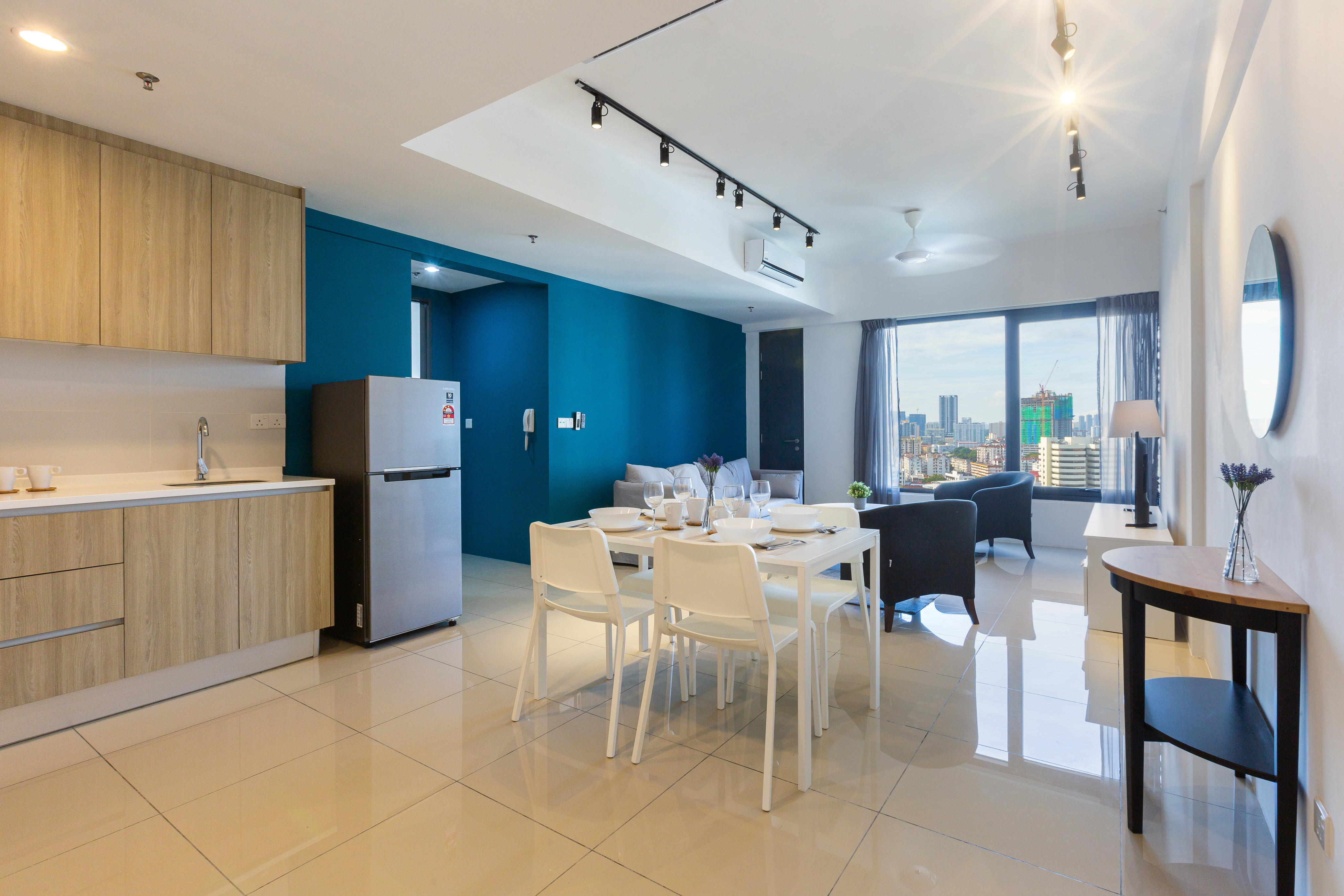 Property Image 2 - Bright, Stylish 2 Bedroom Apartment with City View  