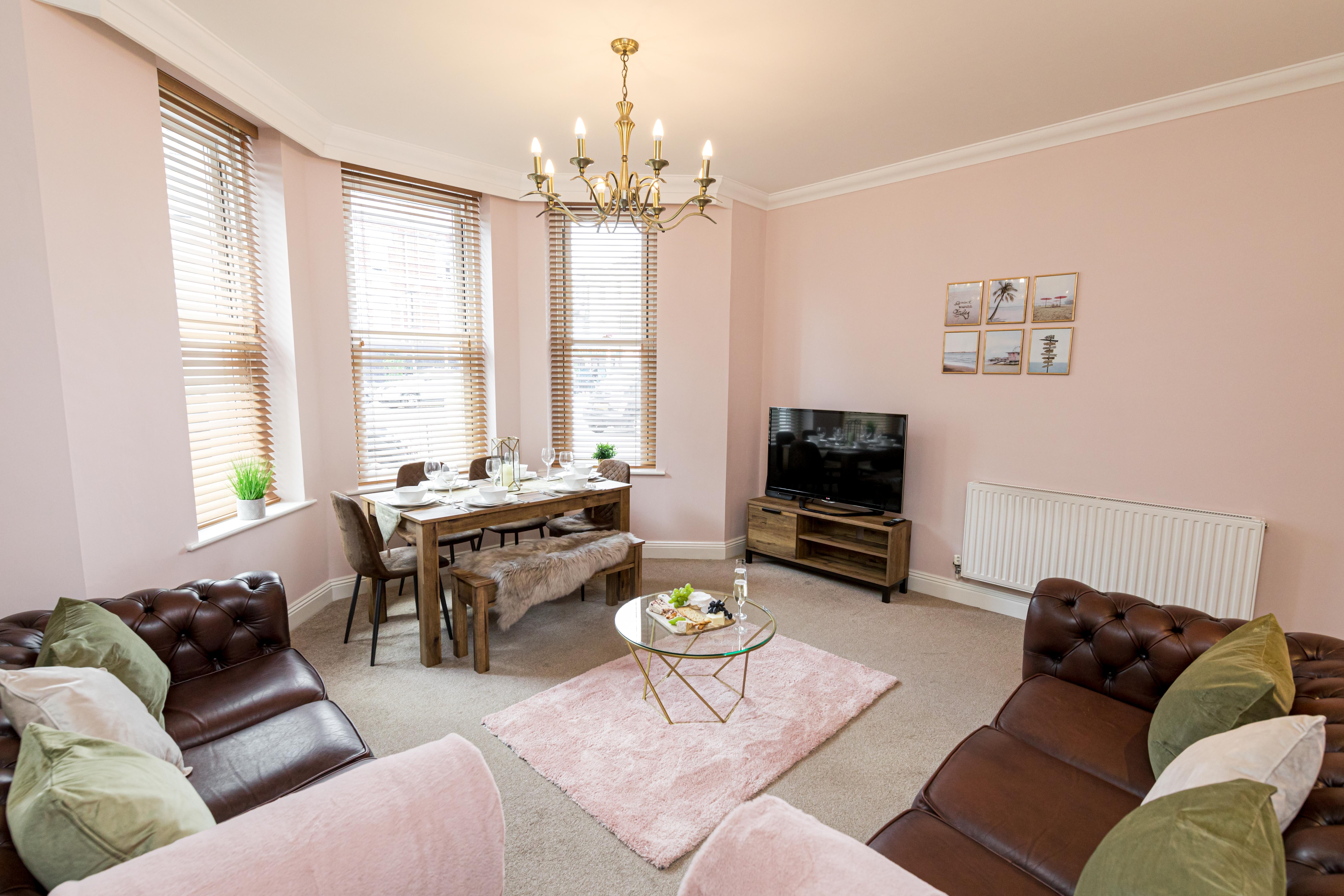Property Image 1 - Elegant 2bed Apt- Bmouth Beach Front with Parking