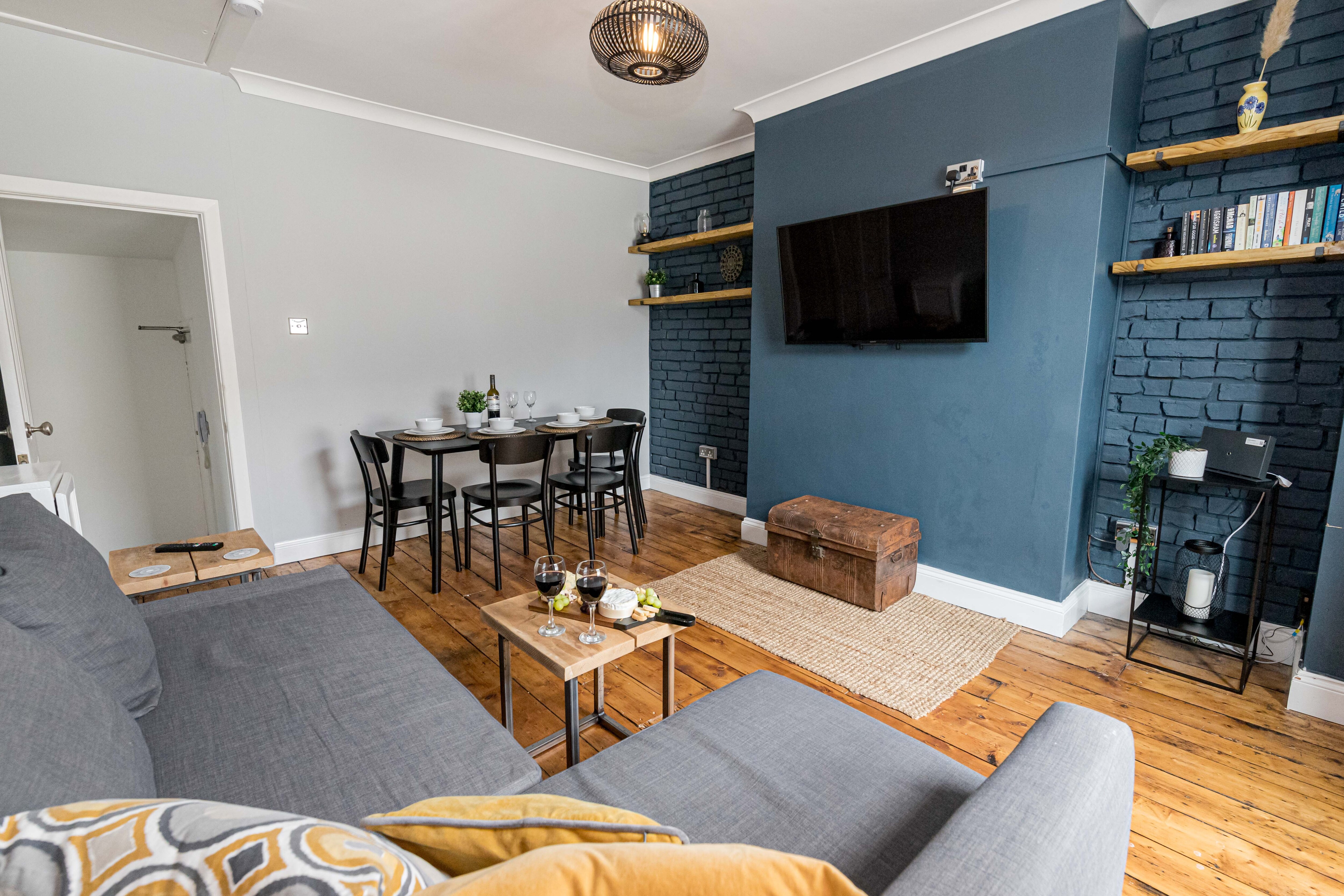 Property Image 2 - Quirky Newly Renovated Central Apartment w Parking