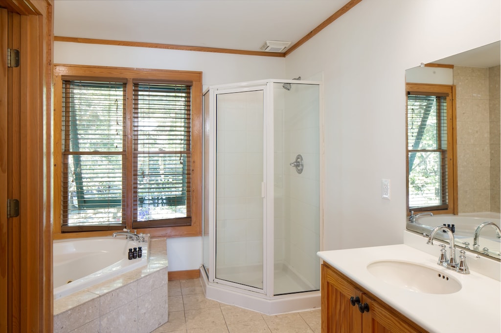 Ensuite bathroom.