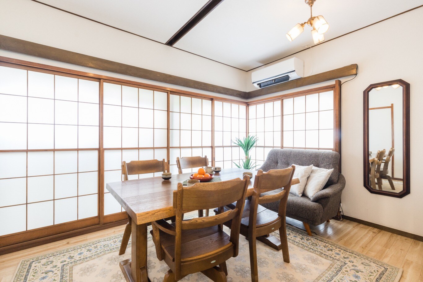 Property Image 1 - Spacious 5 Bedrooms Apartment in Tateishi 