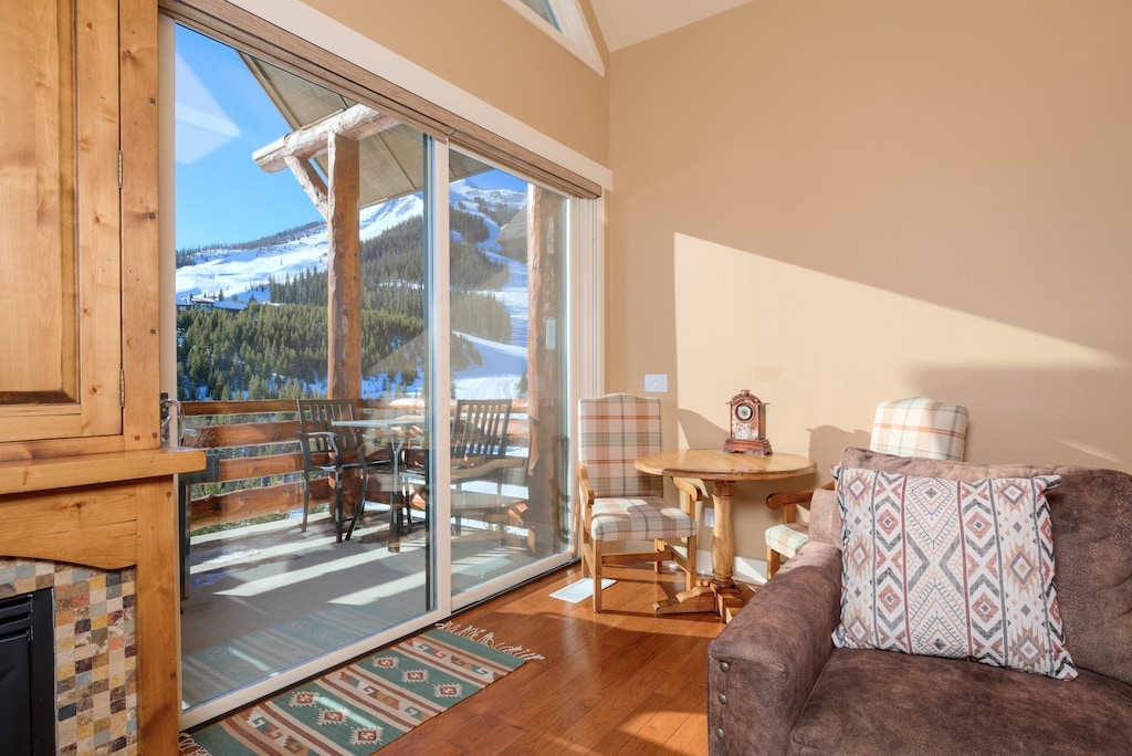 Have your morning coffee and watch the sun rise | Main Level