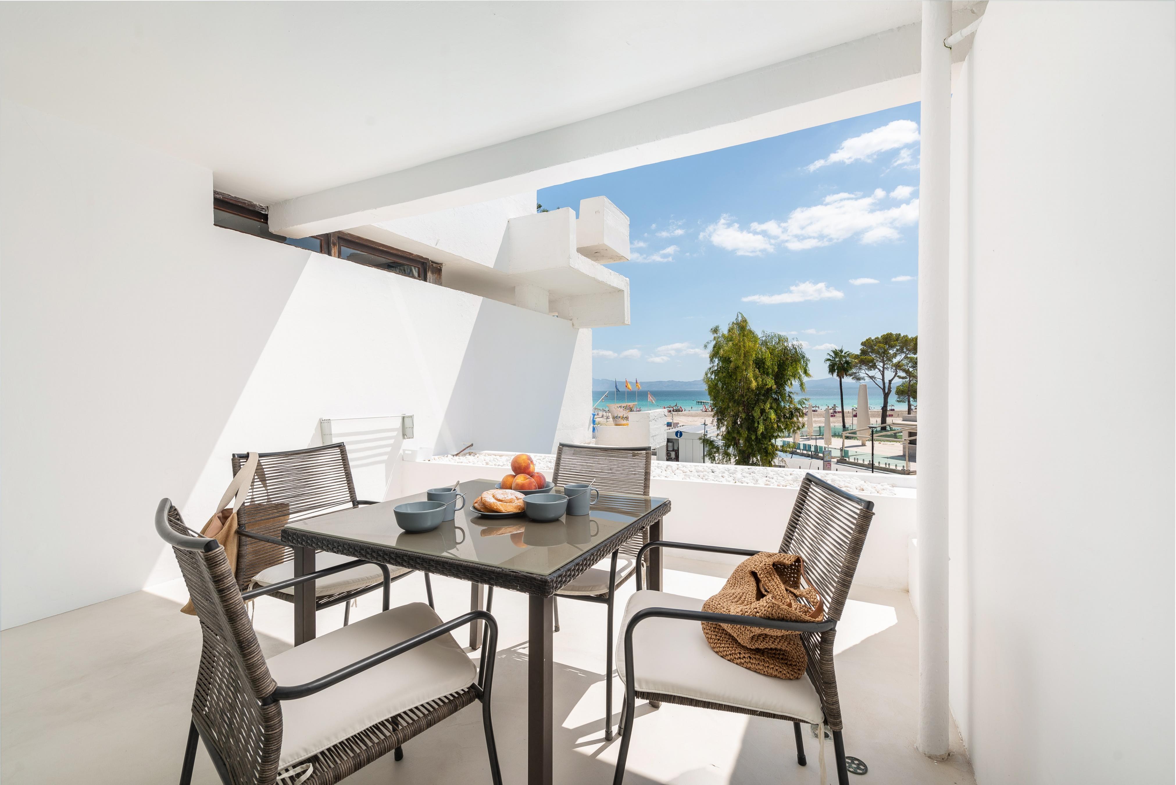 Property Image 1 - SA NACRA - Fantastic and modern apartment with sea views and 50 meters from the beach. Ideal for couples. 