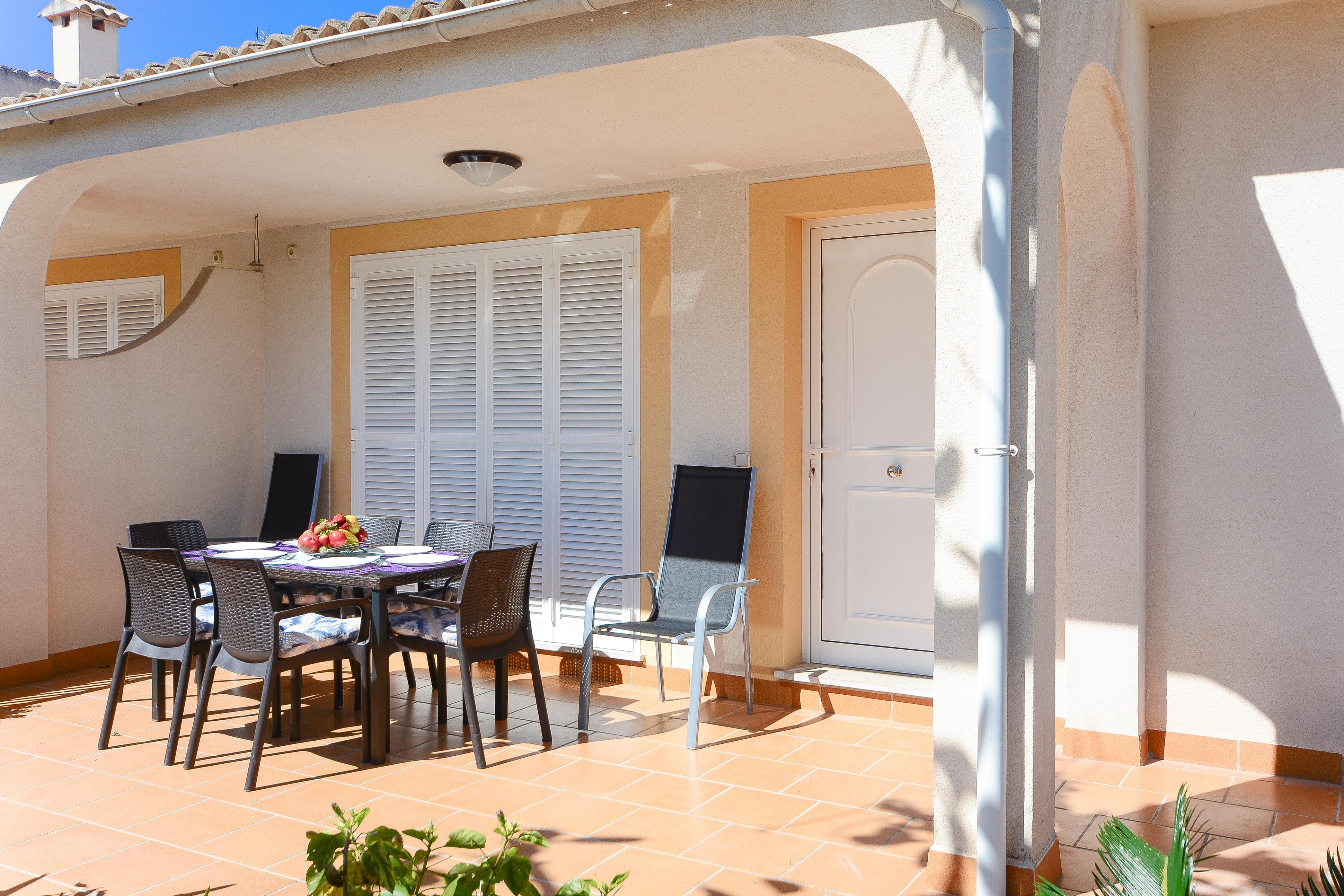 Property Image 2 - PINYA - Chalet with private garden in PORT D’ALCUDIA. Free WiFi
