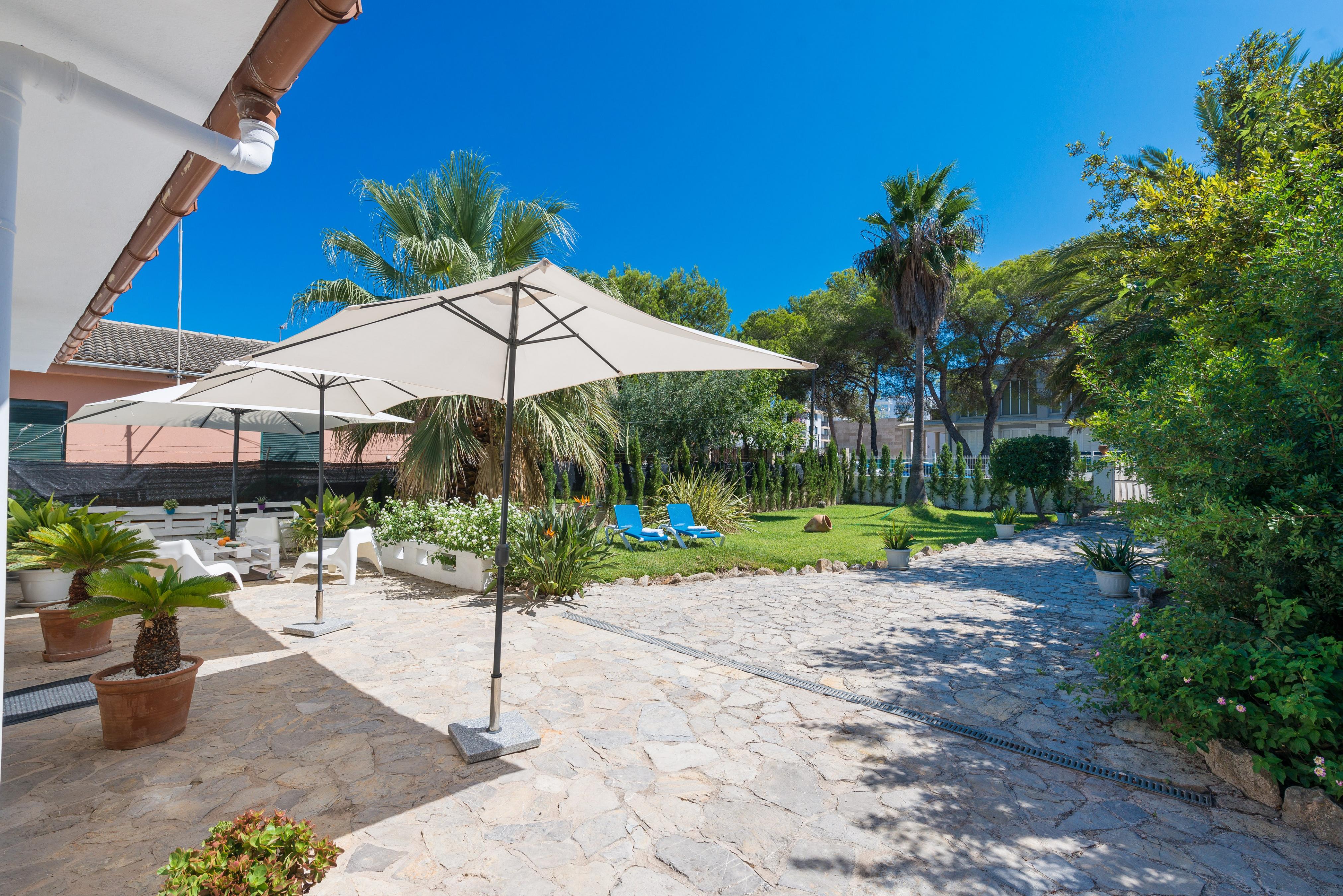 Property Image 2 - CAN BLAU - Cosy chalet with garden and terraces near the beach. Free WiFi