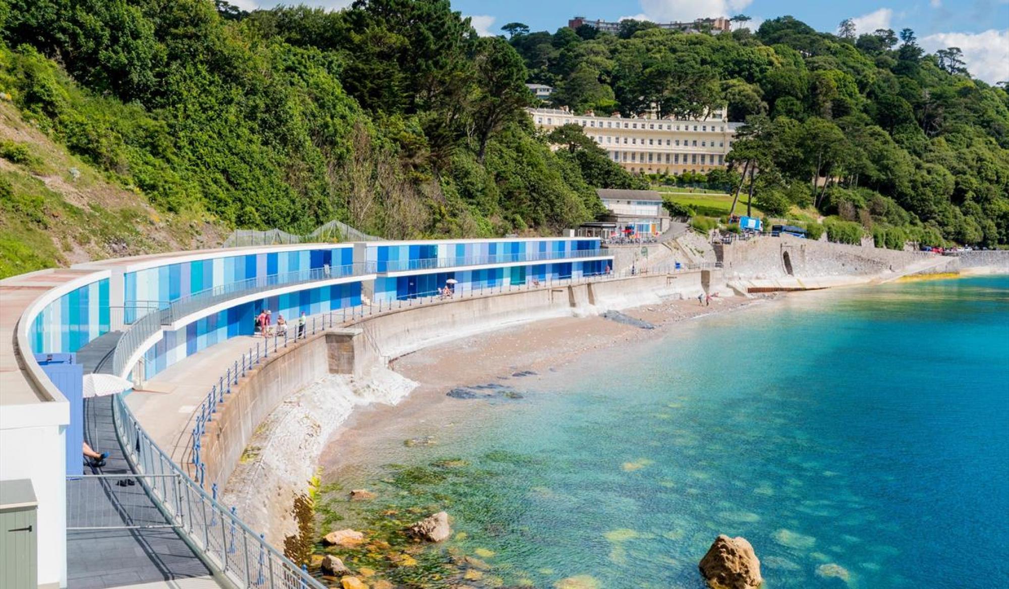 Lawsons Place - Family-Friendly Apartment with Parking on Babbacombe Downs