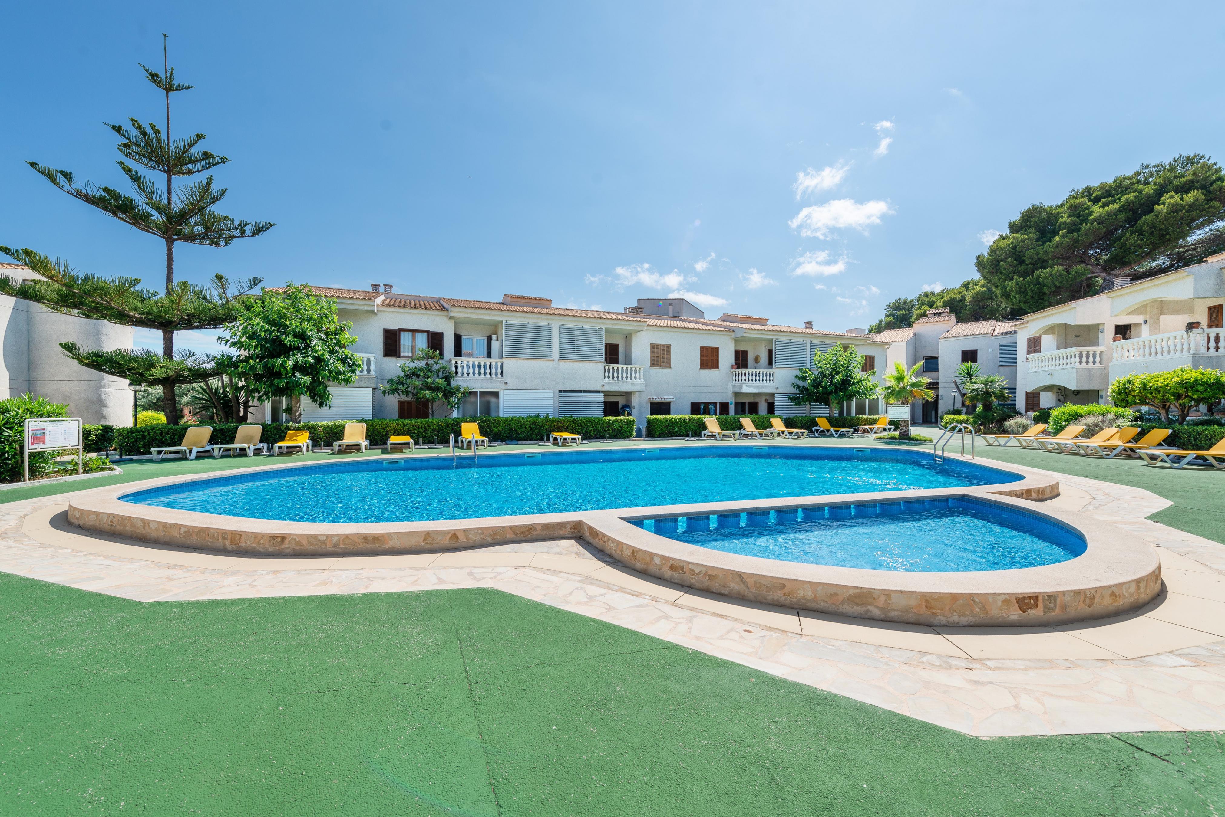 Property Image 1 - CAN NOGUERAS - Cosy apartment in residential complex with shared pool near the beach. Free WiFi.