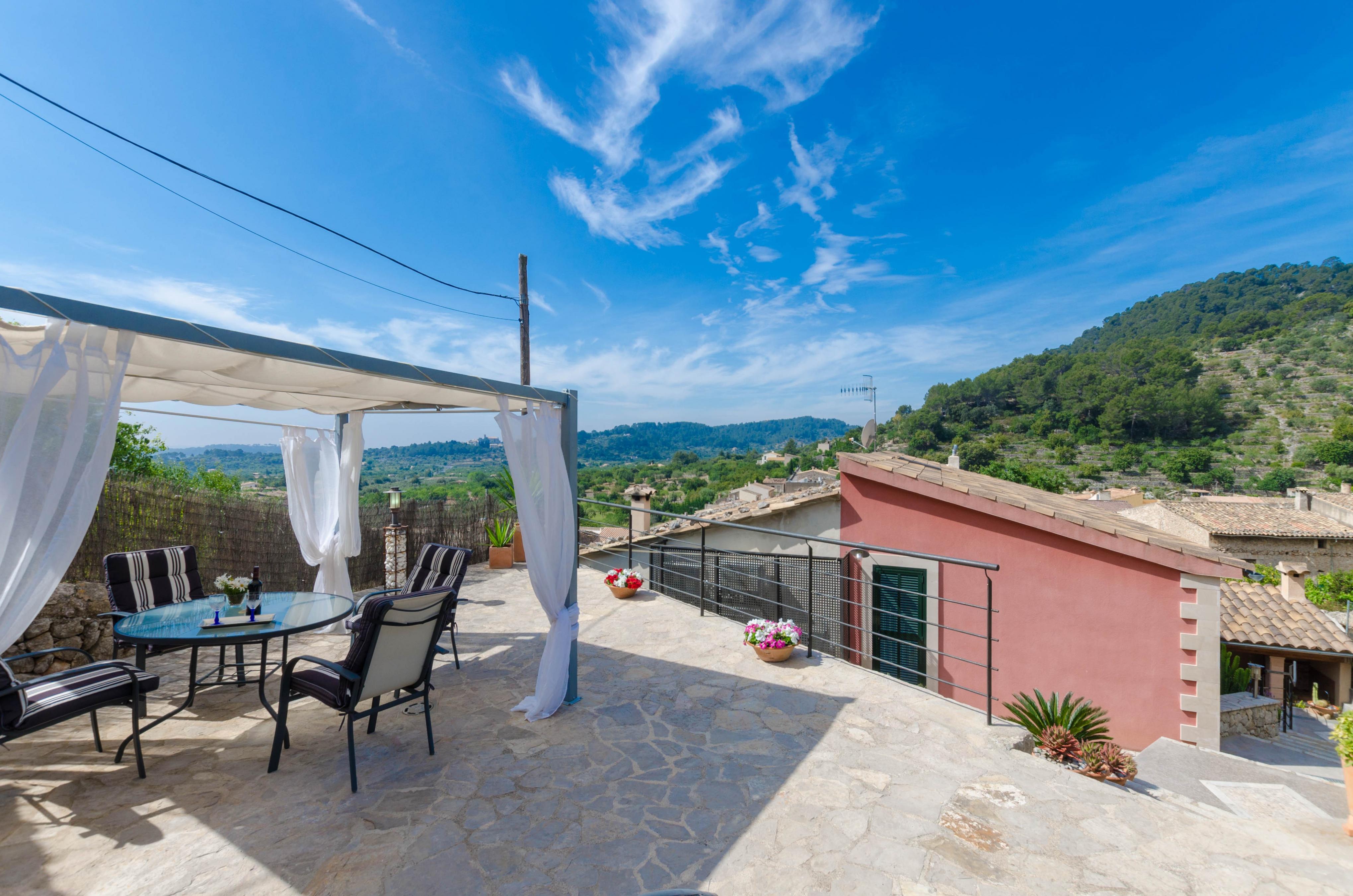 Property Image 2 - CAL TIO - Chalet with terrace in Caimari. Free WiFi