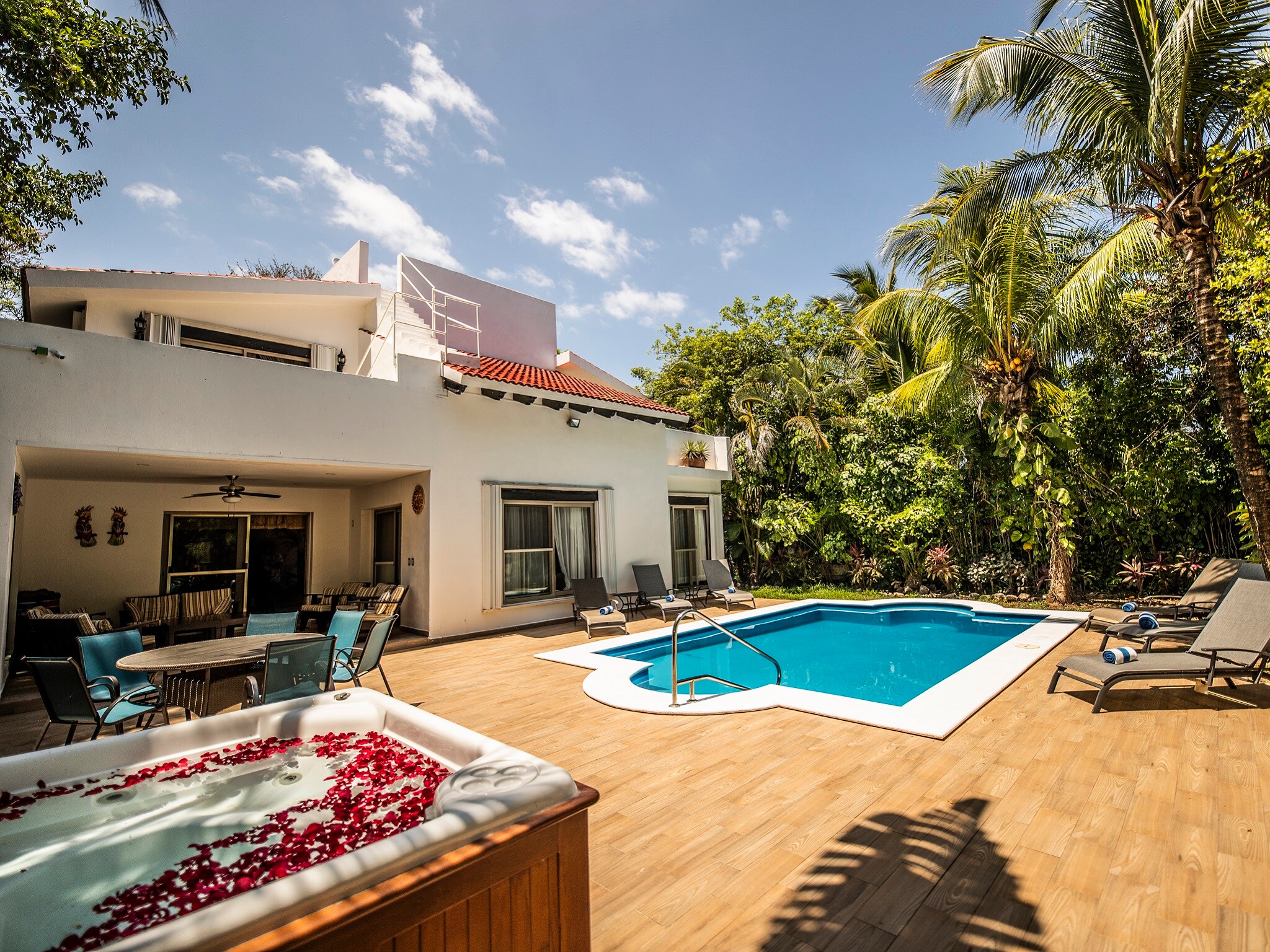 Property Image 1 - Villa Holiday Private Pool, Jacuzzi, Barbecue, Family Friendly, Golf Course!