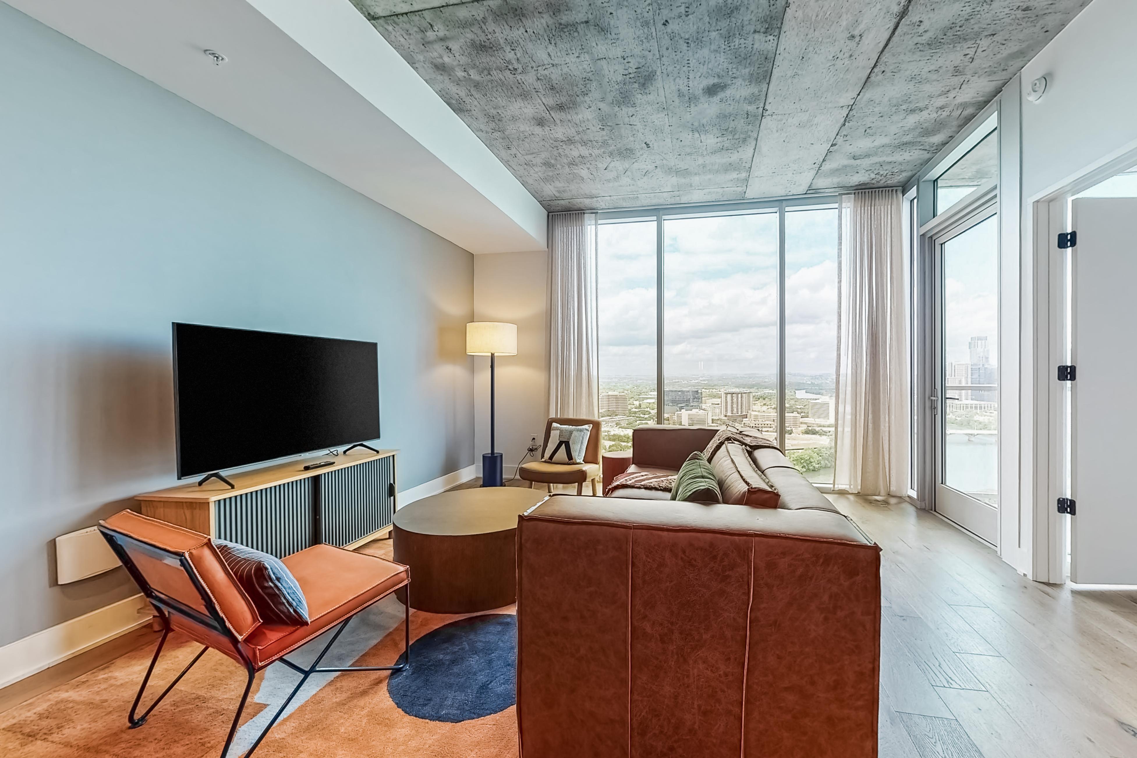 Property Image 2 - Natiivo Austin Penthouse: Panoramic summit