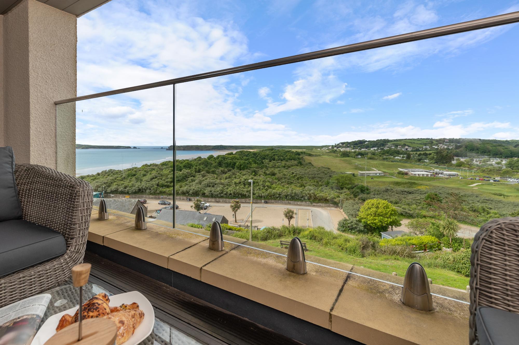 Property Image 1 - Apartment 10 Waterstone House - Luxury Apartment with Sea Views