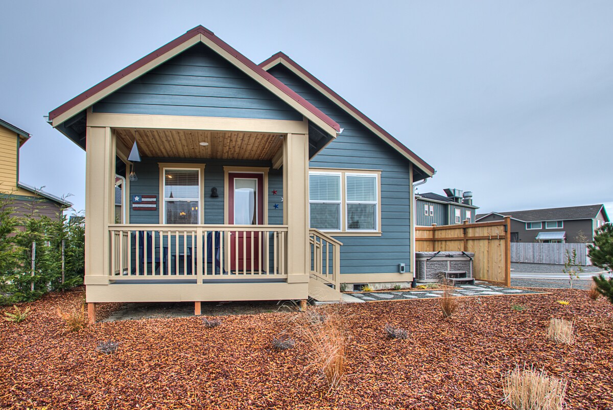 Property Image 1 - Sea Stars & Stripes Beach Cottage