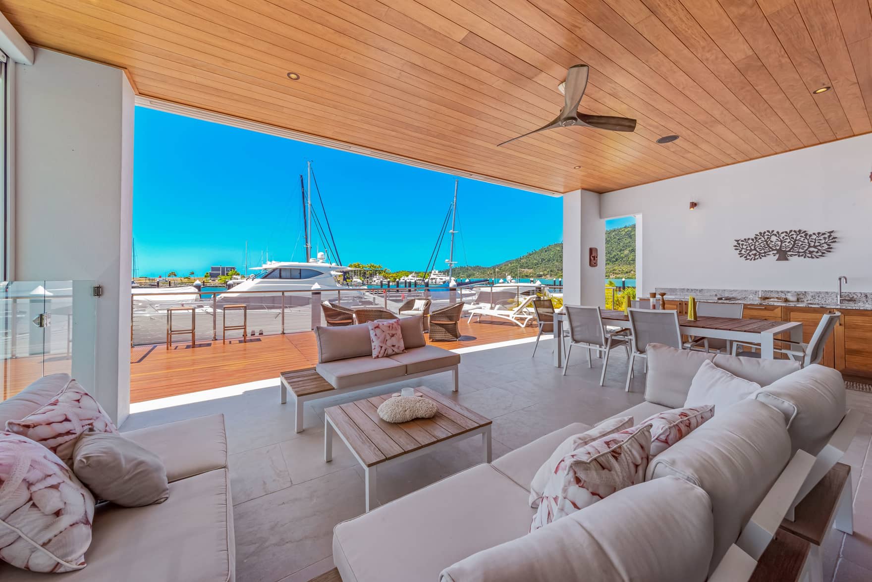 Property Image 1 - Luxury Waterfront Living in the Whitsundays with Great Outdoor entertaining Area
