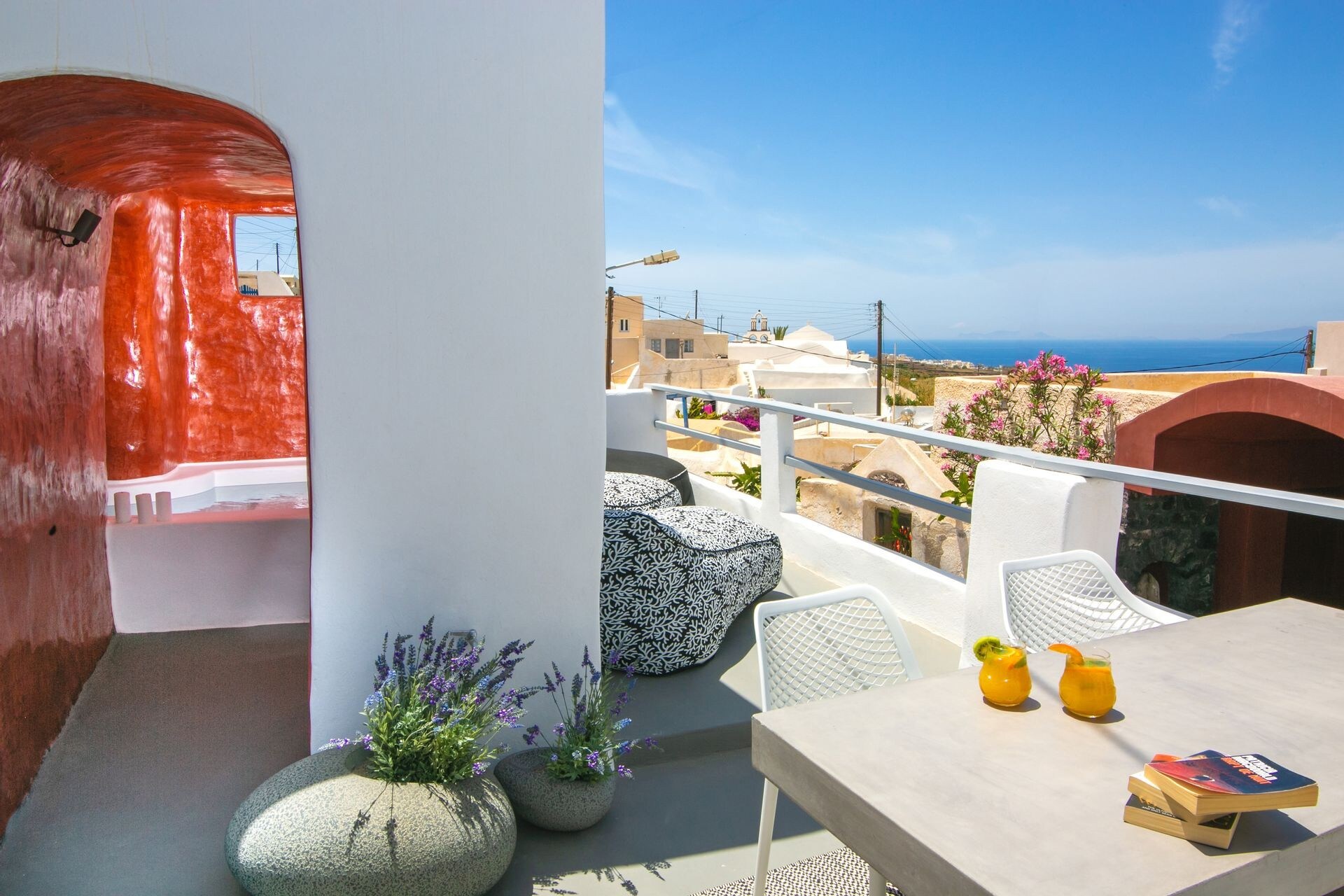 Property Image 2 - Oia Premium Villa with Private Heated Plunge Pool (up to 4 guests)