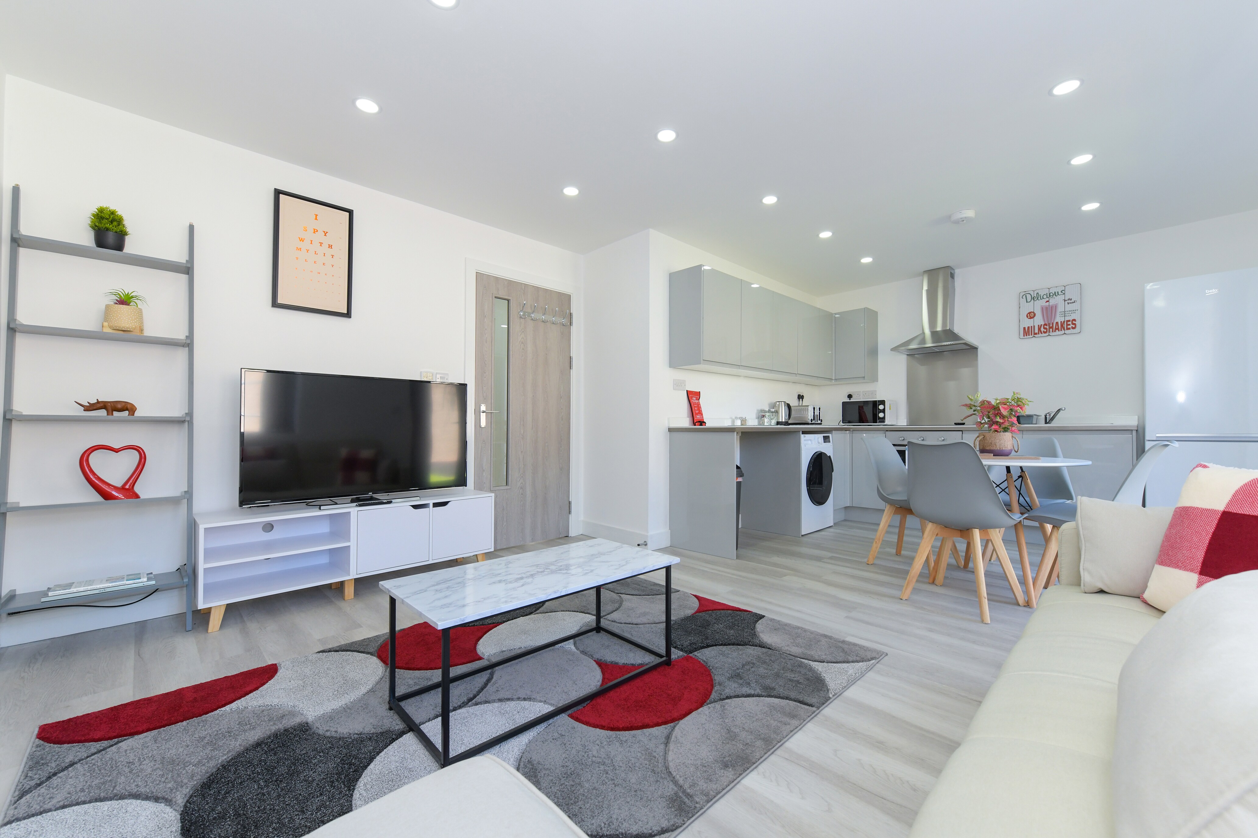 Property Image 1 - Contemporary & Chic 2bed Home, Low Carbon, Parking