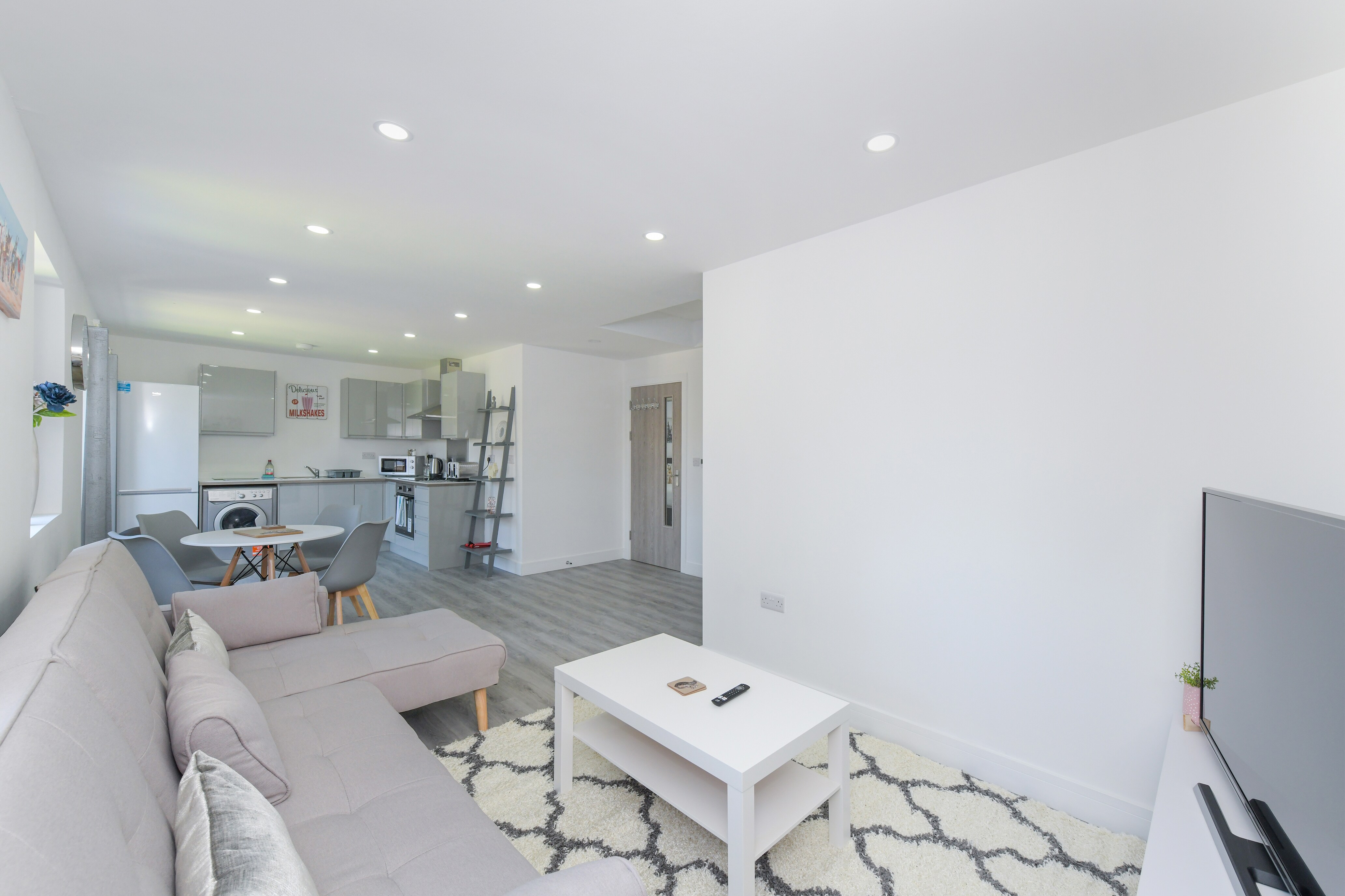 Contemporary 2bed Hideaway, Low Carbon, Parking