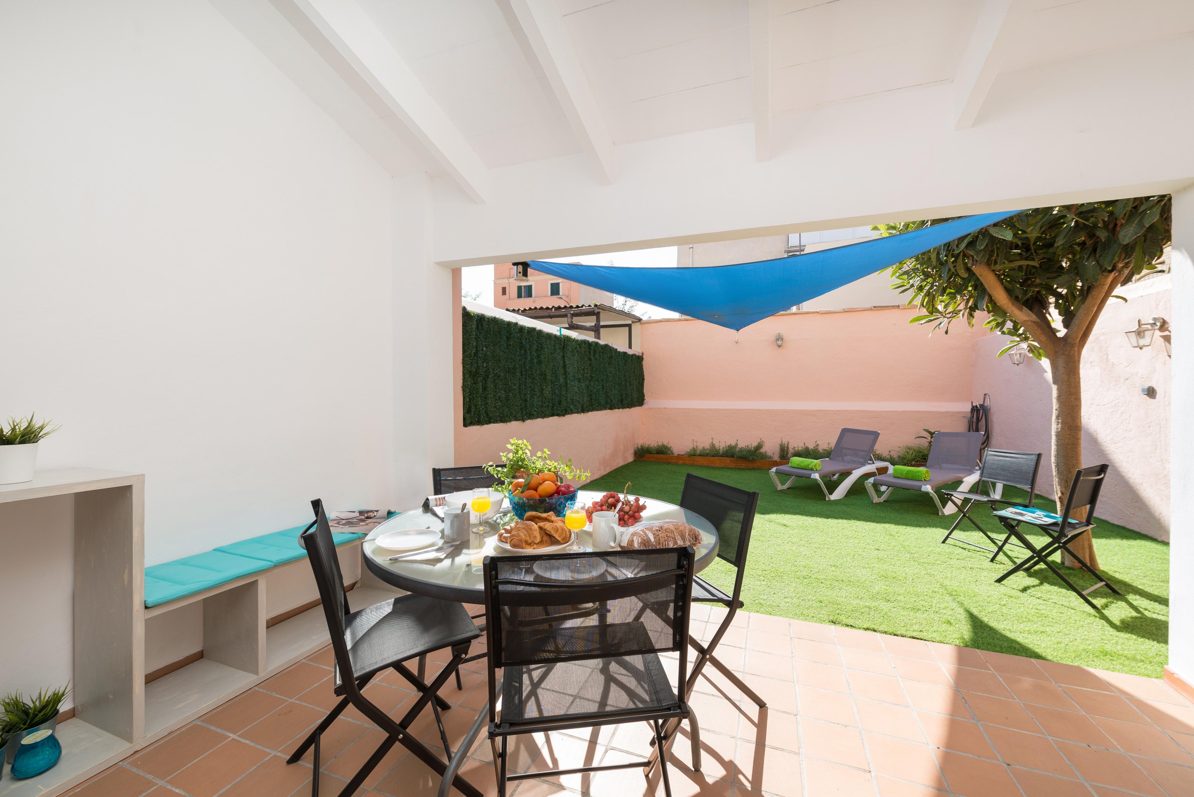 Property Image 1 - CA NA ROSA (ES PORTITXOL) - Beautiful house in es Portitxol, boasting a great back terrace and just 280 me