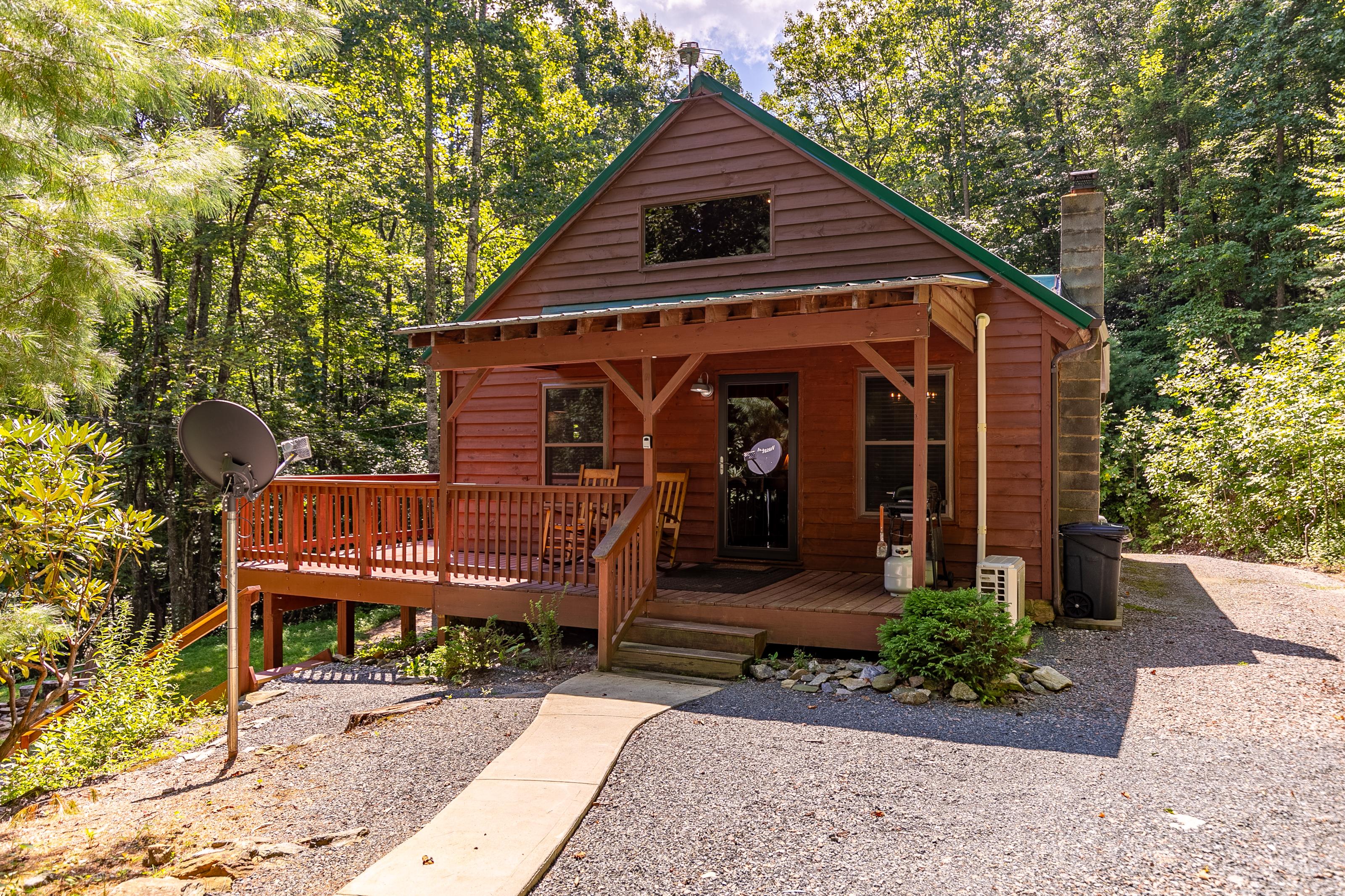 Property Image 1 - Blue Flower Cabin