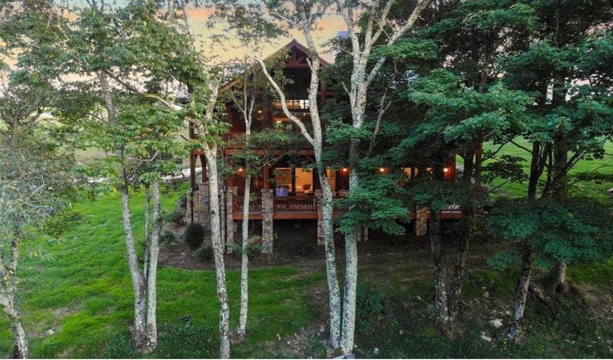 Timberwolf Lodge at Eagles Nest Timberwolf Lodge at Eagles Nest