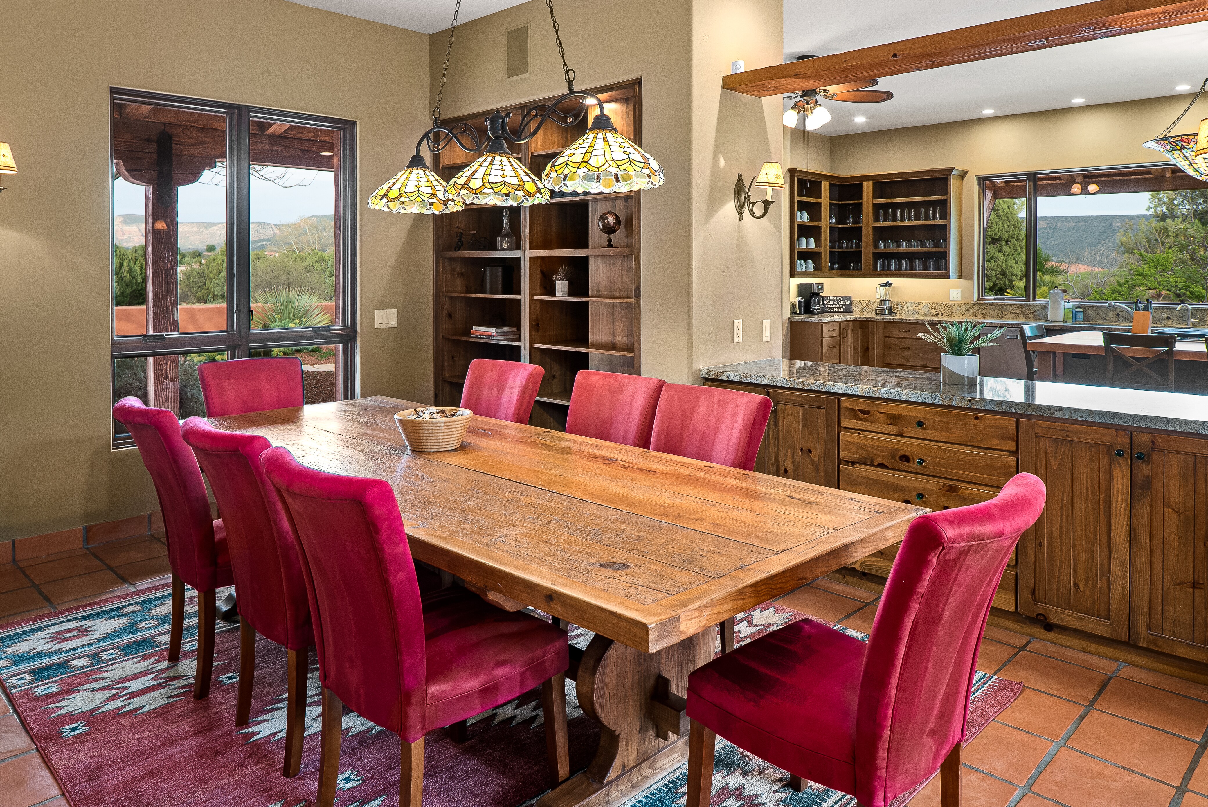 Dining Area w/ Seating for 8 + 4 at Kitchen Island