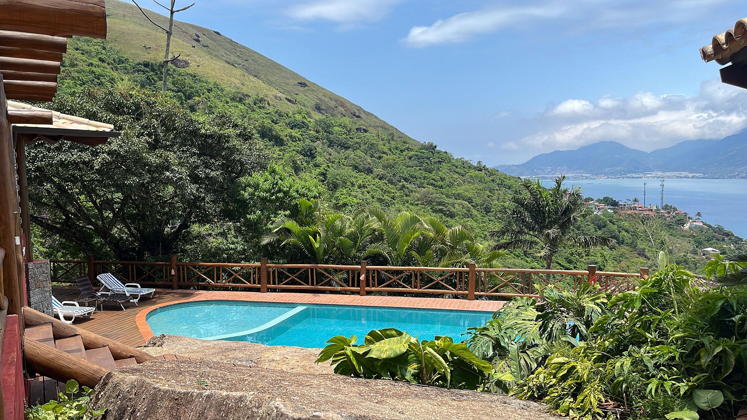 Property Image 2 - House with barbecue, swimming pool and sea view