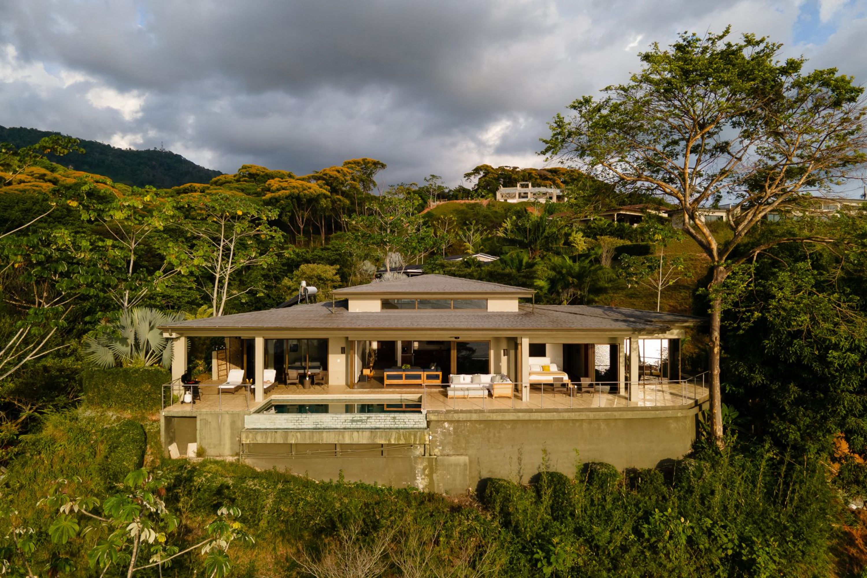 Property Image 2 - Luxe 4 Bdrm Villa w Epic OceanView   Infinity Pool