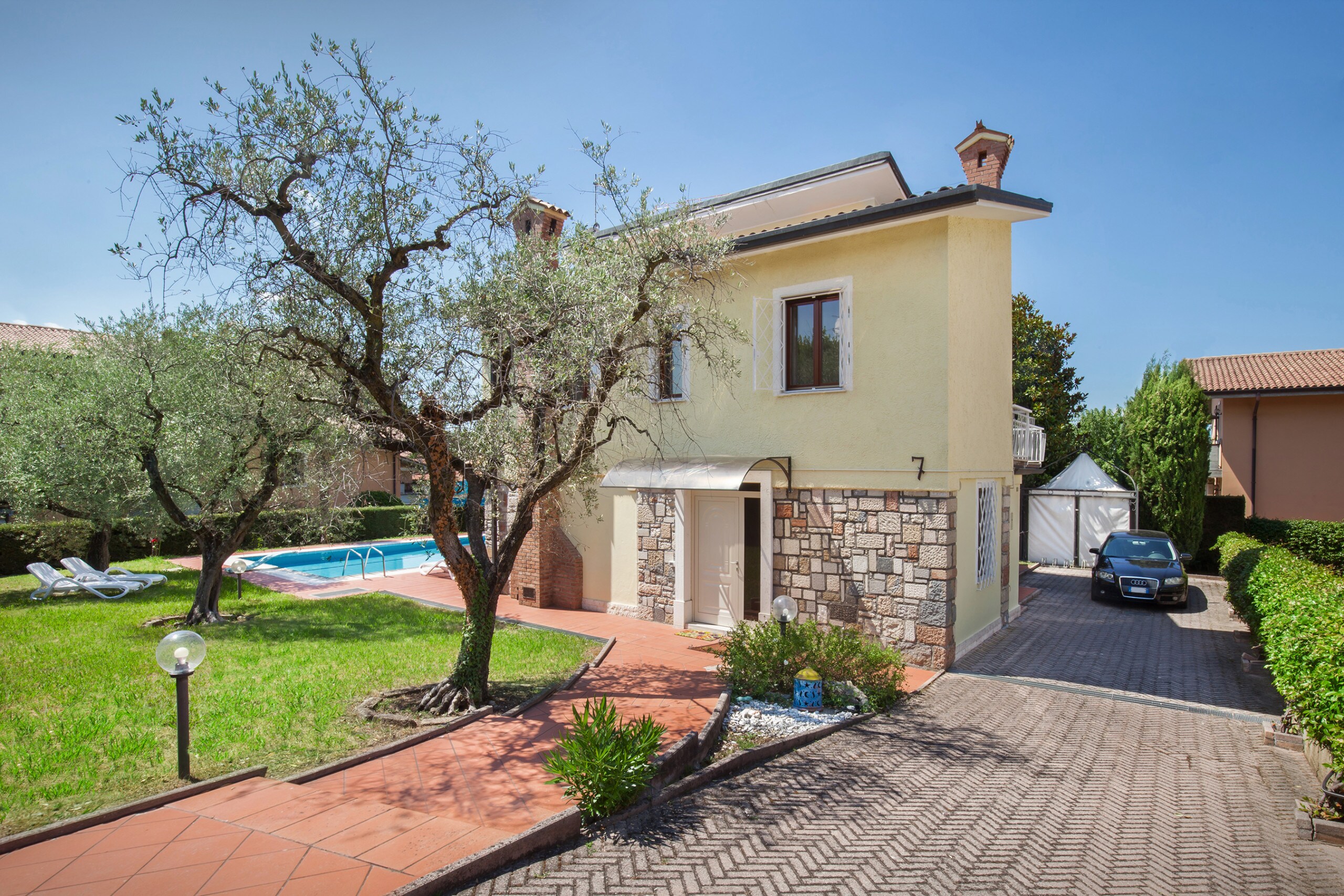 Property Image 2 - Villa Rose con ampia piscina privata in Bardolino