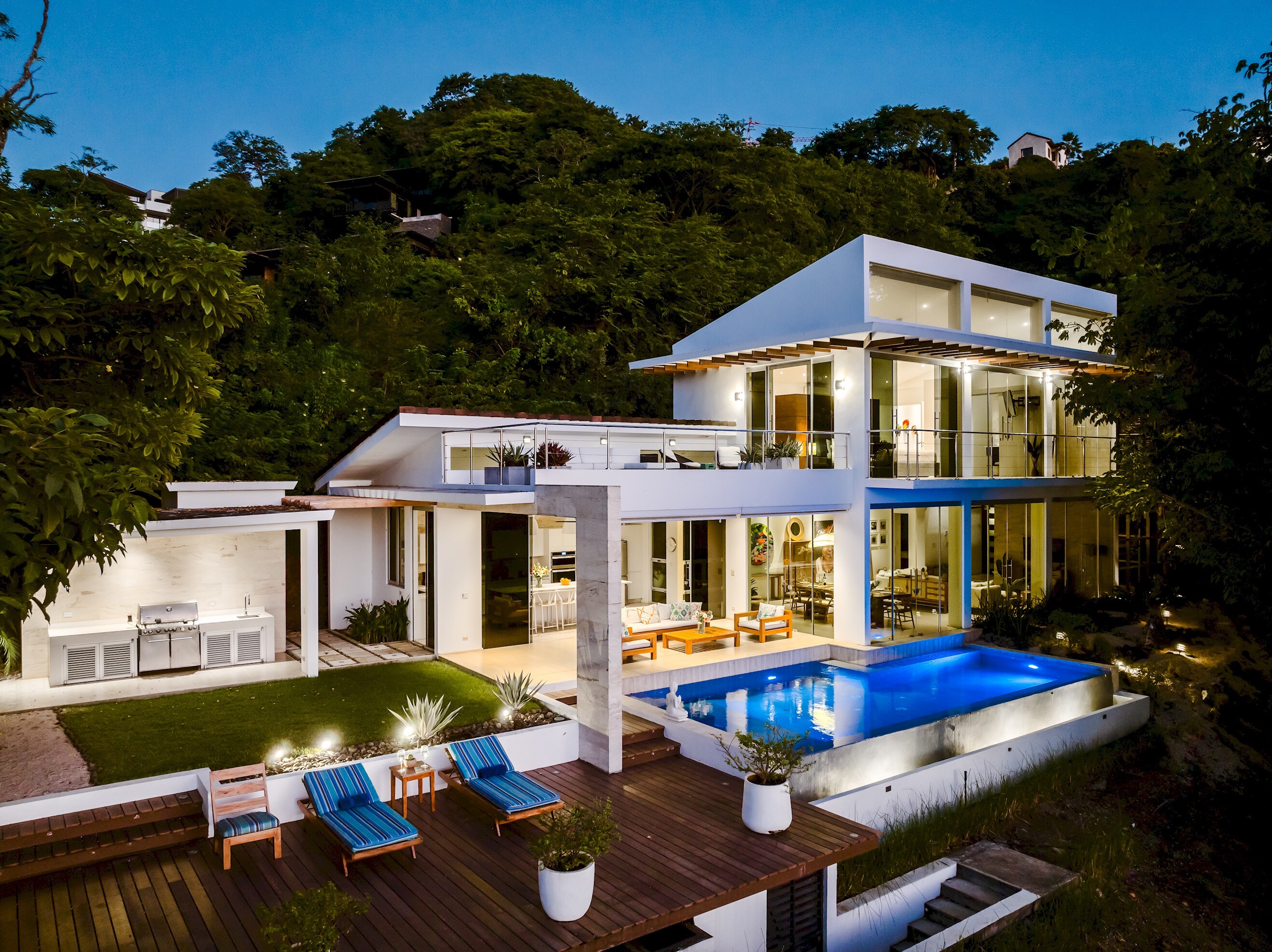 Property Image 1 - Spectacular Home with Infinity Pool Overlooking the Ocean!