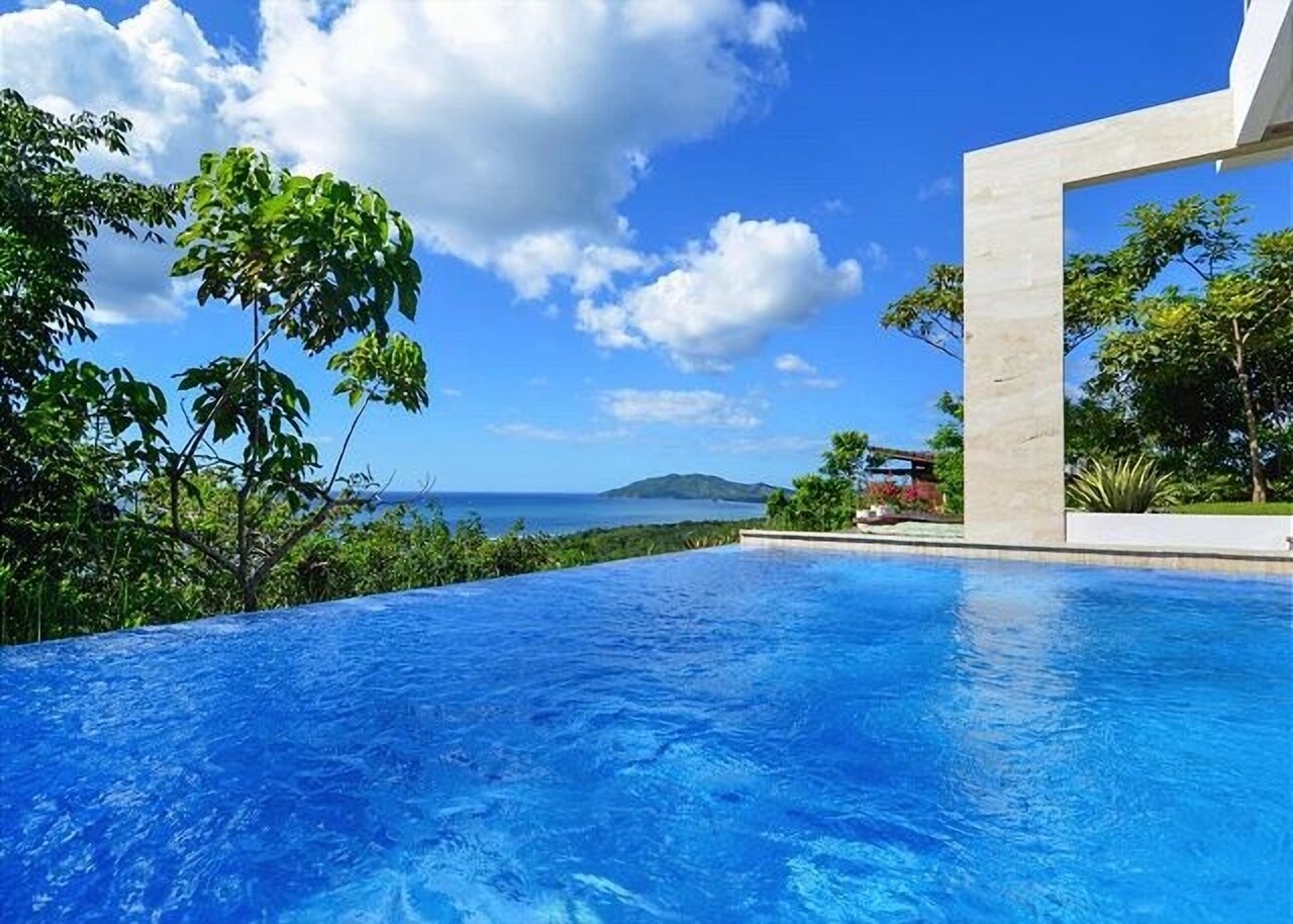 Property Image 1 - Spectacular Home with Infinity Pool Overlooking the Ocean!