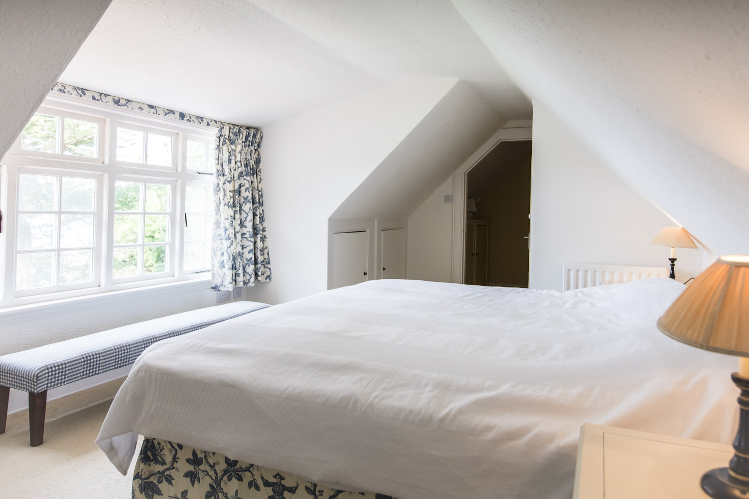 Six bedroom luxury home on the shores of Bantry Bay in West Cork