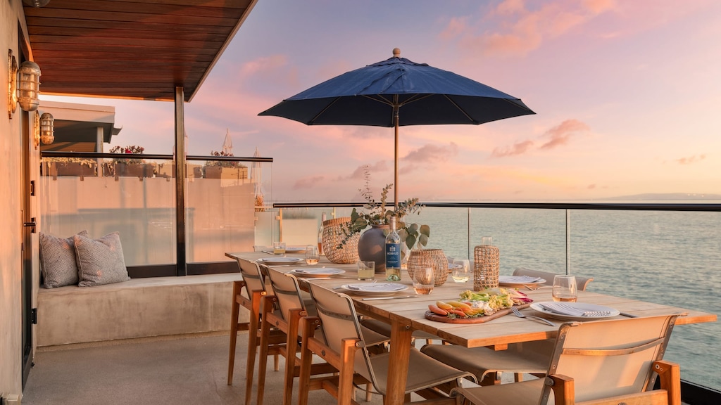 Welcome to Sunset Cove.