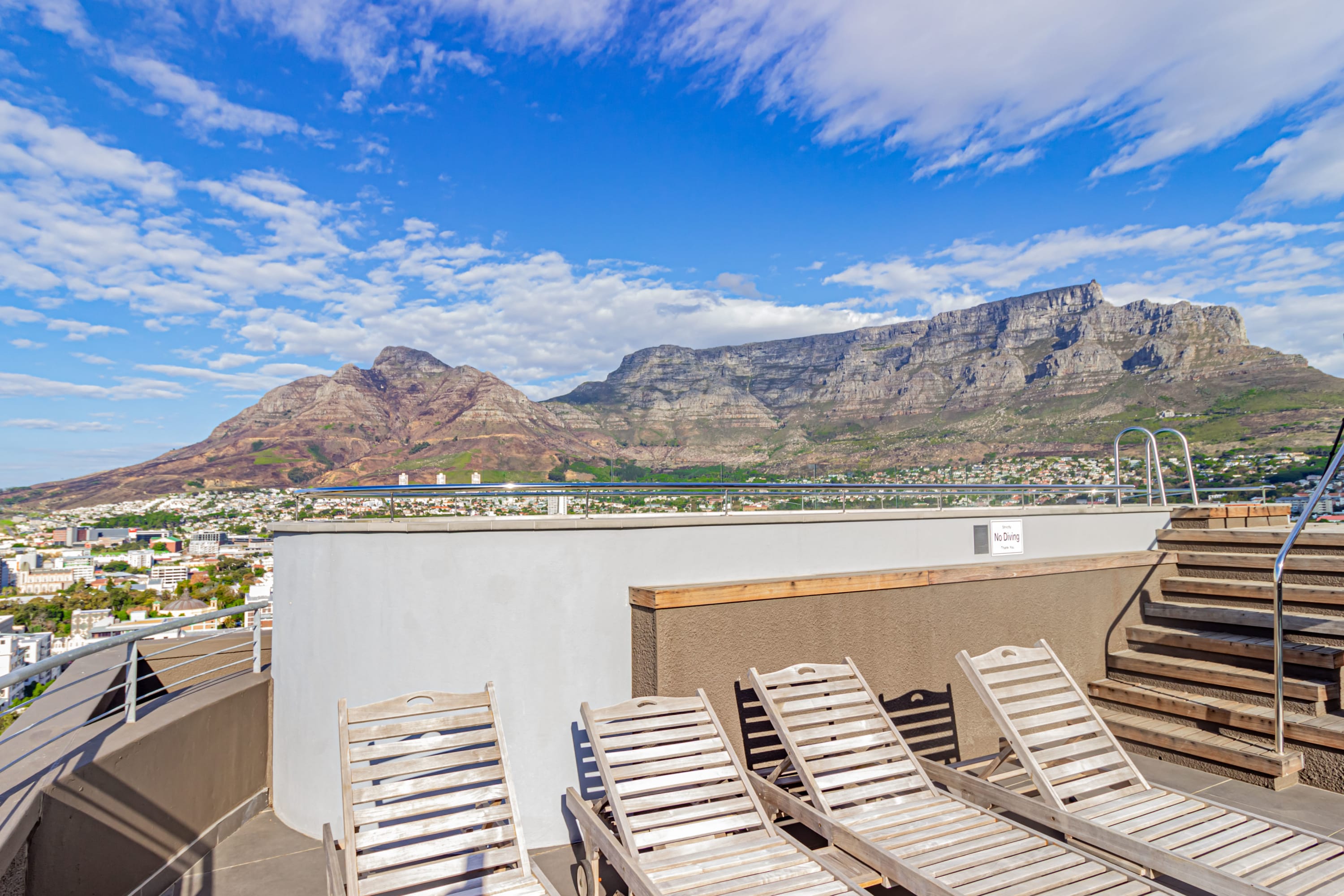 Property Image 2 - Beautiful Penthouse Apartment with Table Mountain Views and Private Pool (40 on L)
