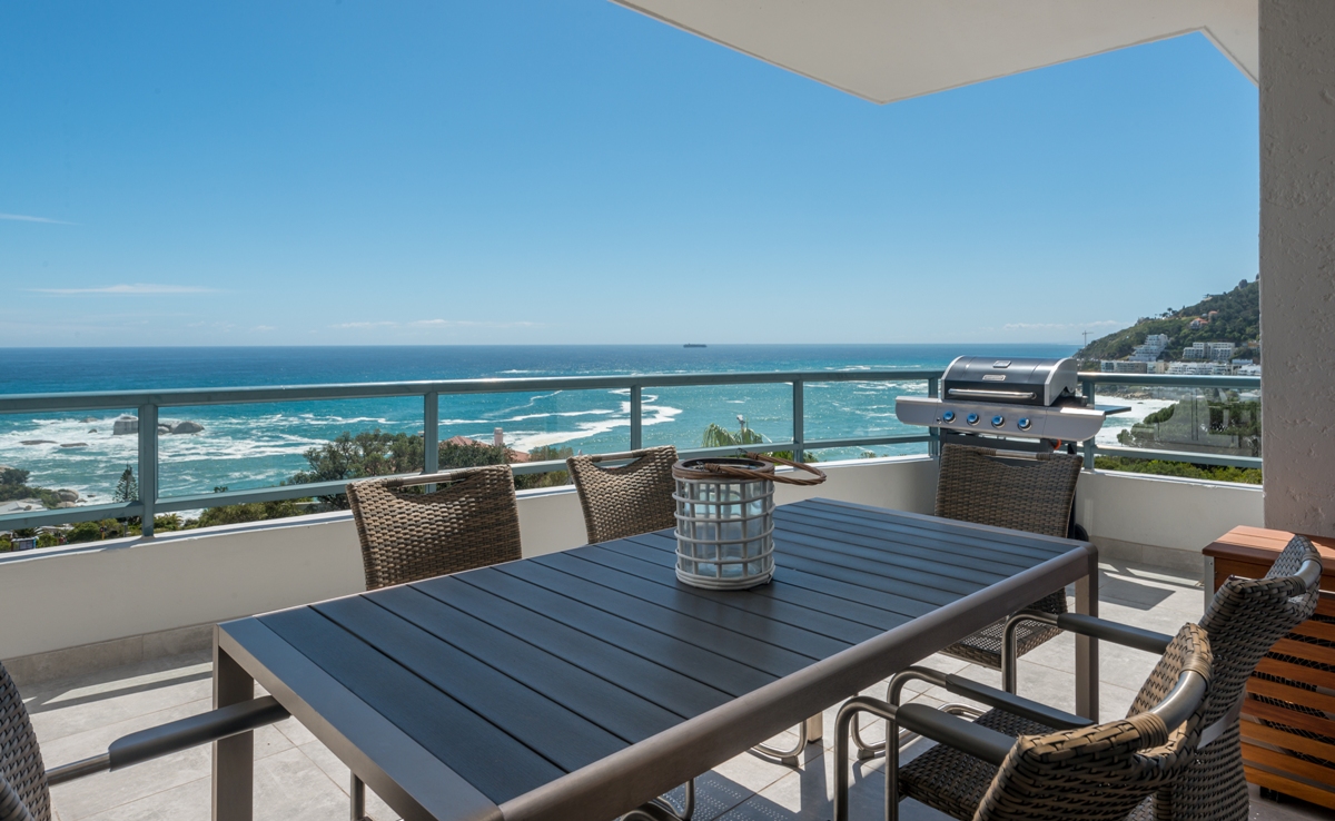 Property Image 1 - Stylish and Secure Camps Bay Holiday Apartment (9 Nautica)