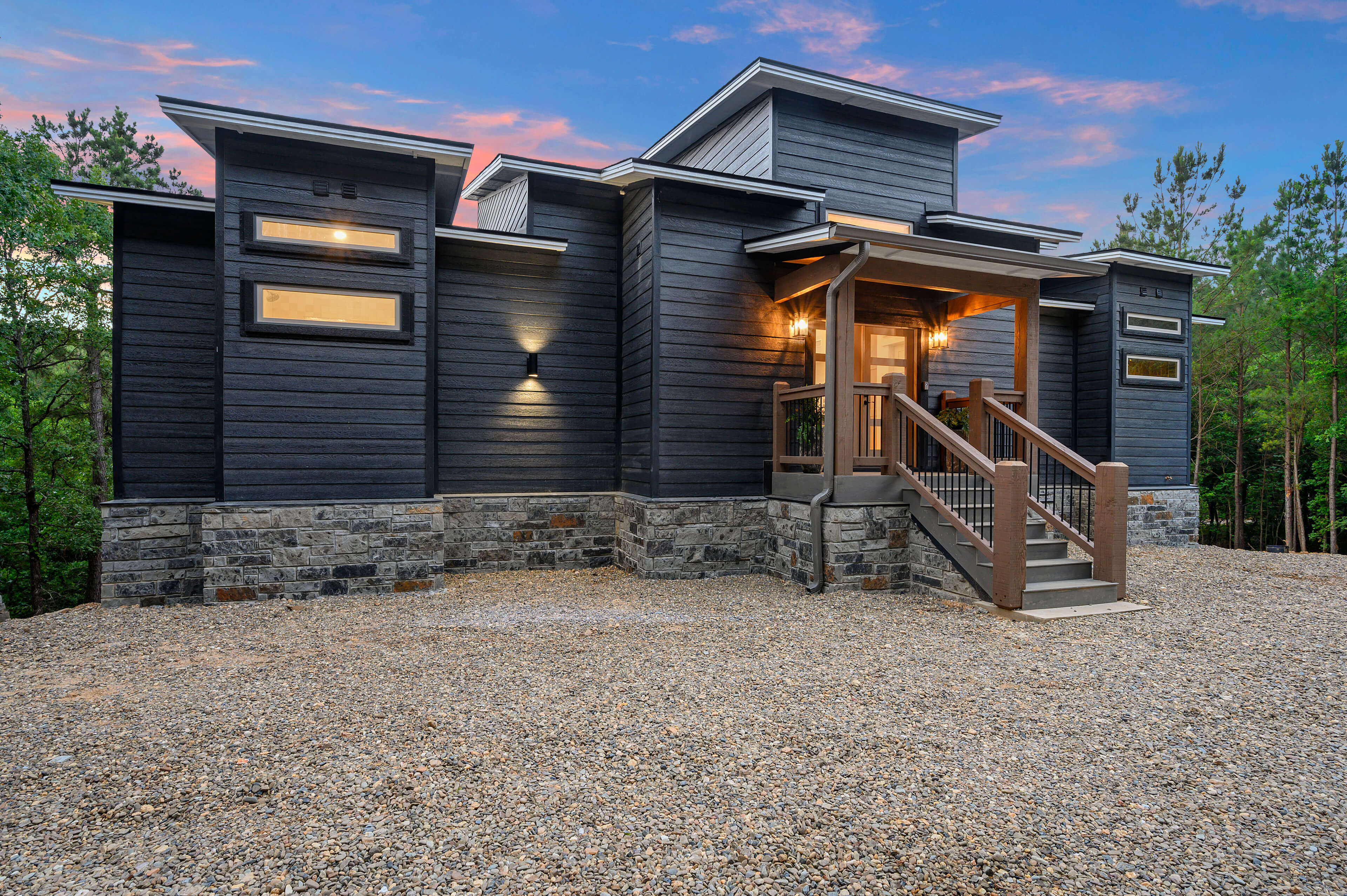 Midnight Pines – Modern Rustic Cabin Sleeps 10-12