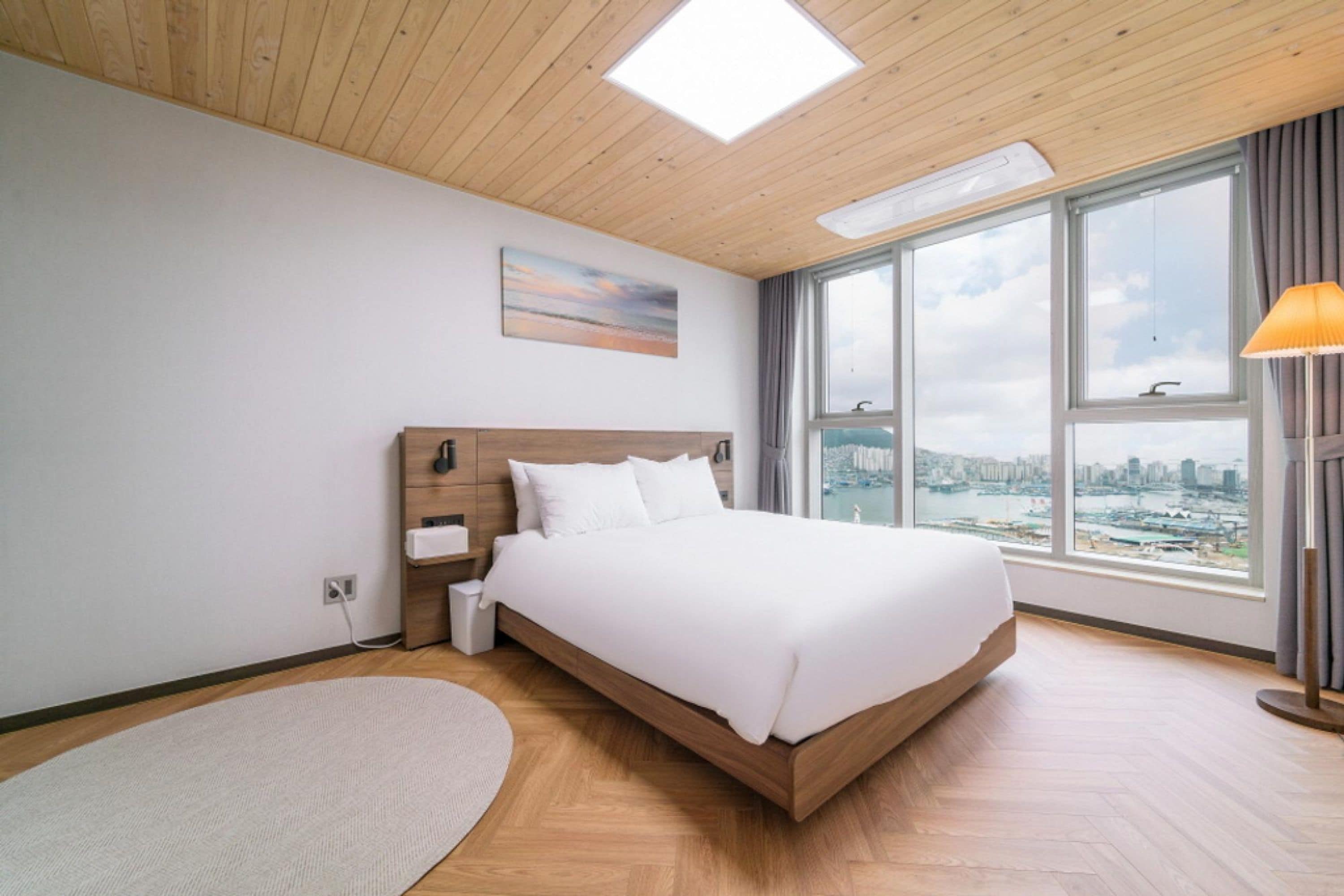 Chiq Stylish 2 Bedroom Apartment in Busan