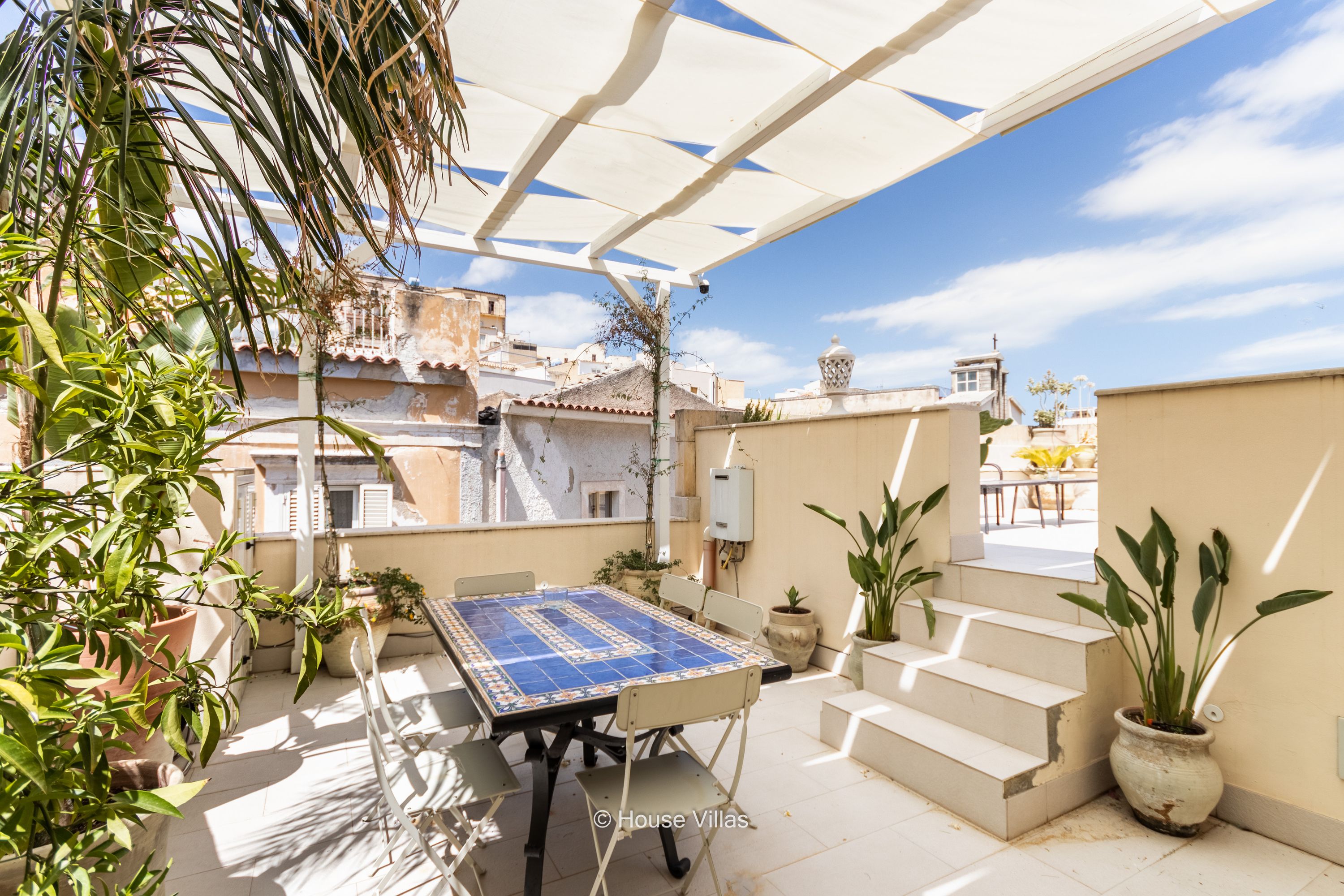 Property Image 1 - L Escalier Suite in Noto