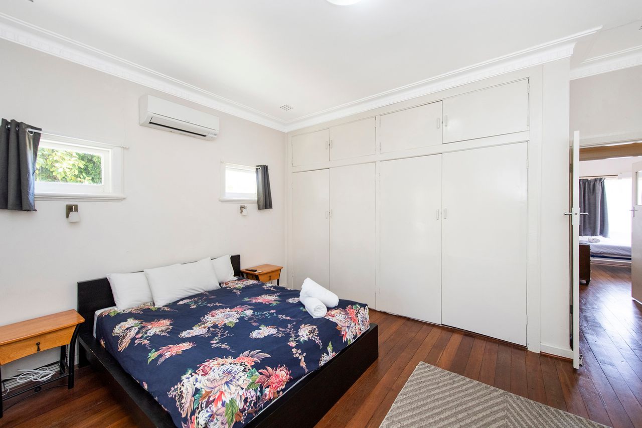 Cozy Cottage near the River in Busselton Town - Pets Allowed