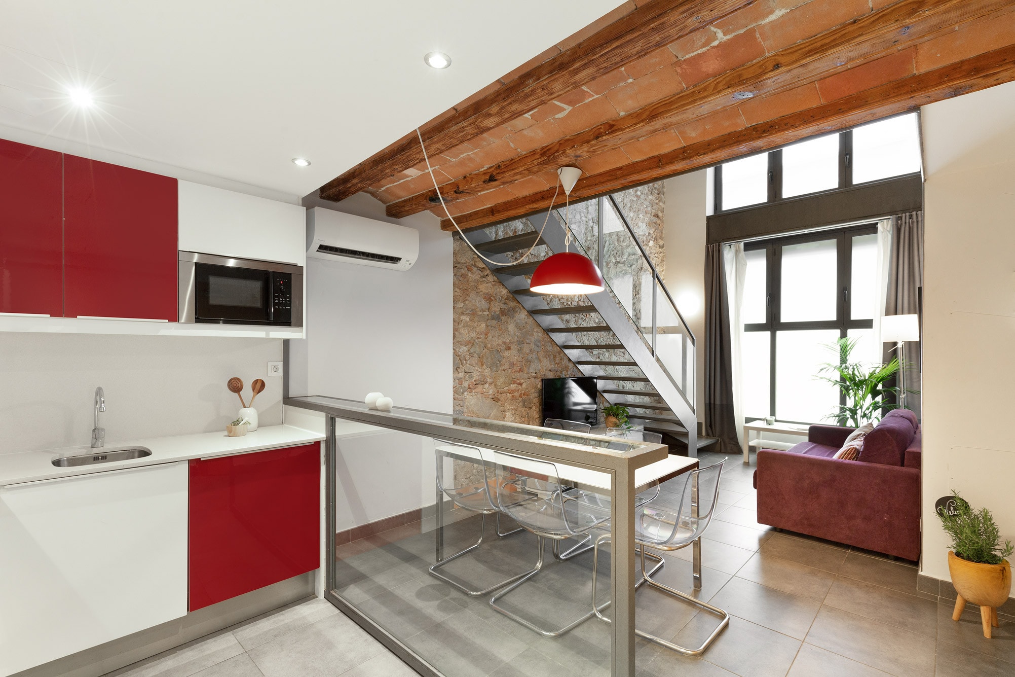 Property Image 2 - Cozy duplex 3 bedroom apartment in central Barcelona