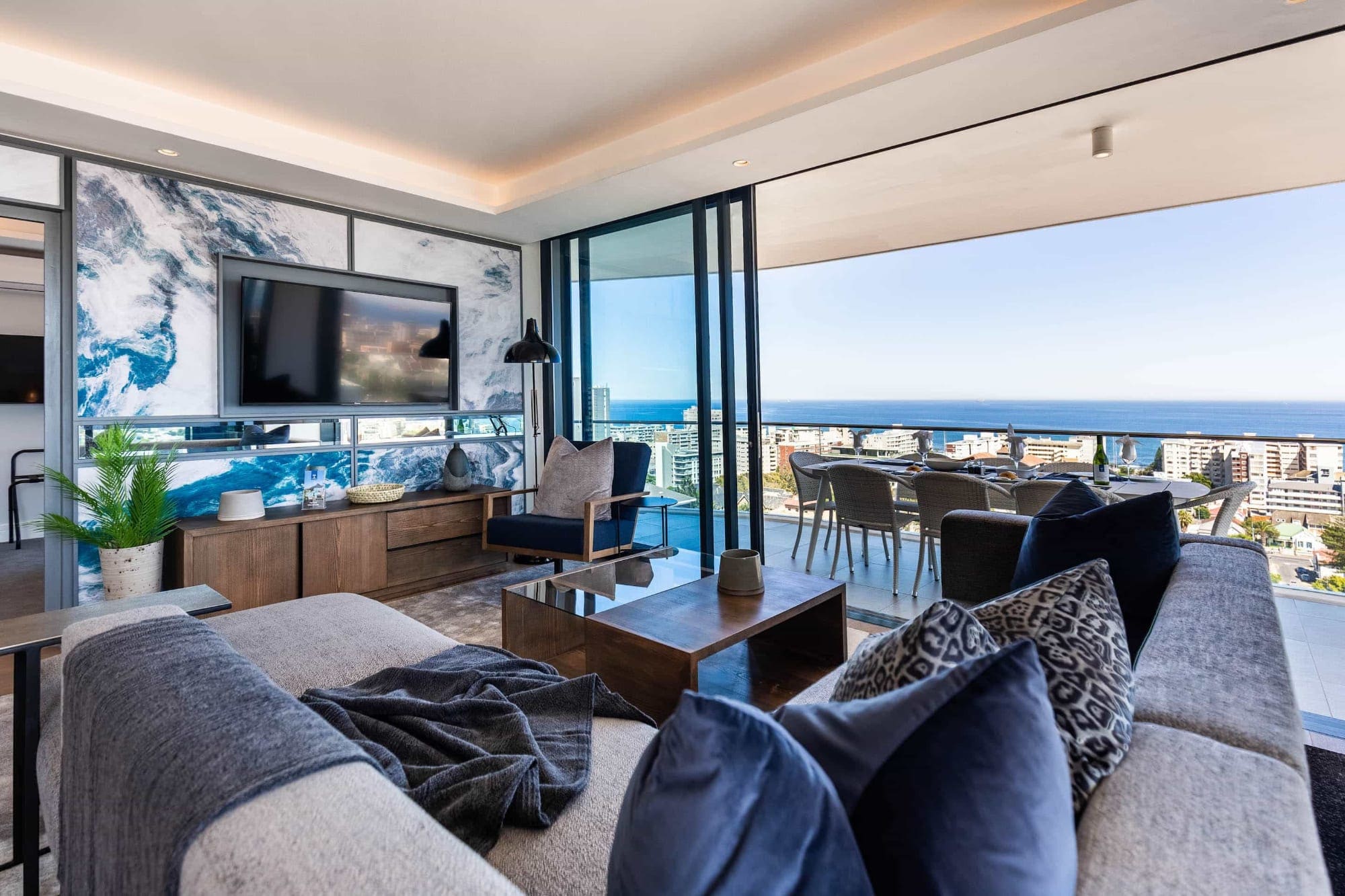 Property Image 2 - Penthouse in Sea Point with Unbelievable Views (Attique Vue)