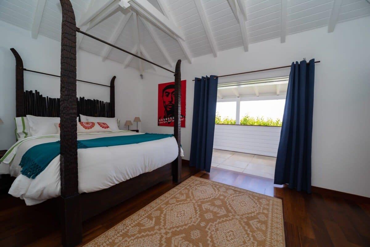 Property Image 2 - Grand Rustic villa with Prime Ocean Views